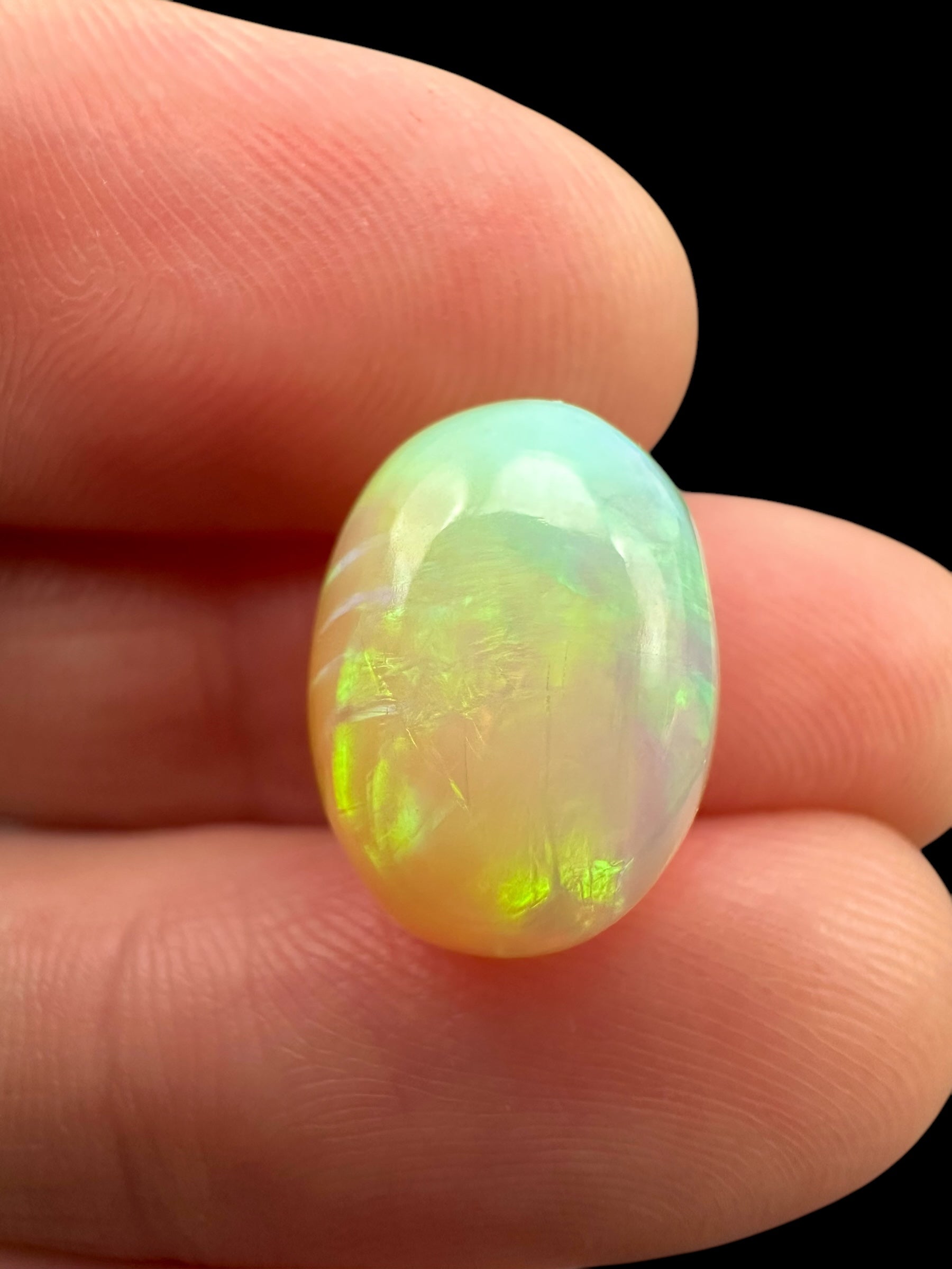 Precious opal cabochon 5,5ct – Welo, Ethiopia - OPK053