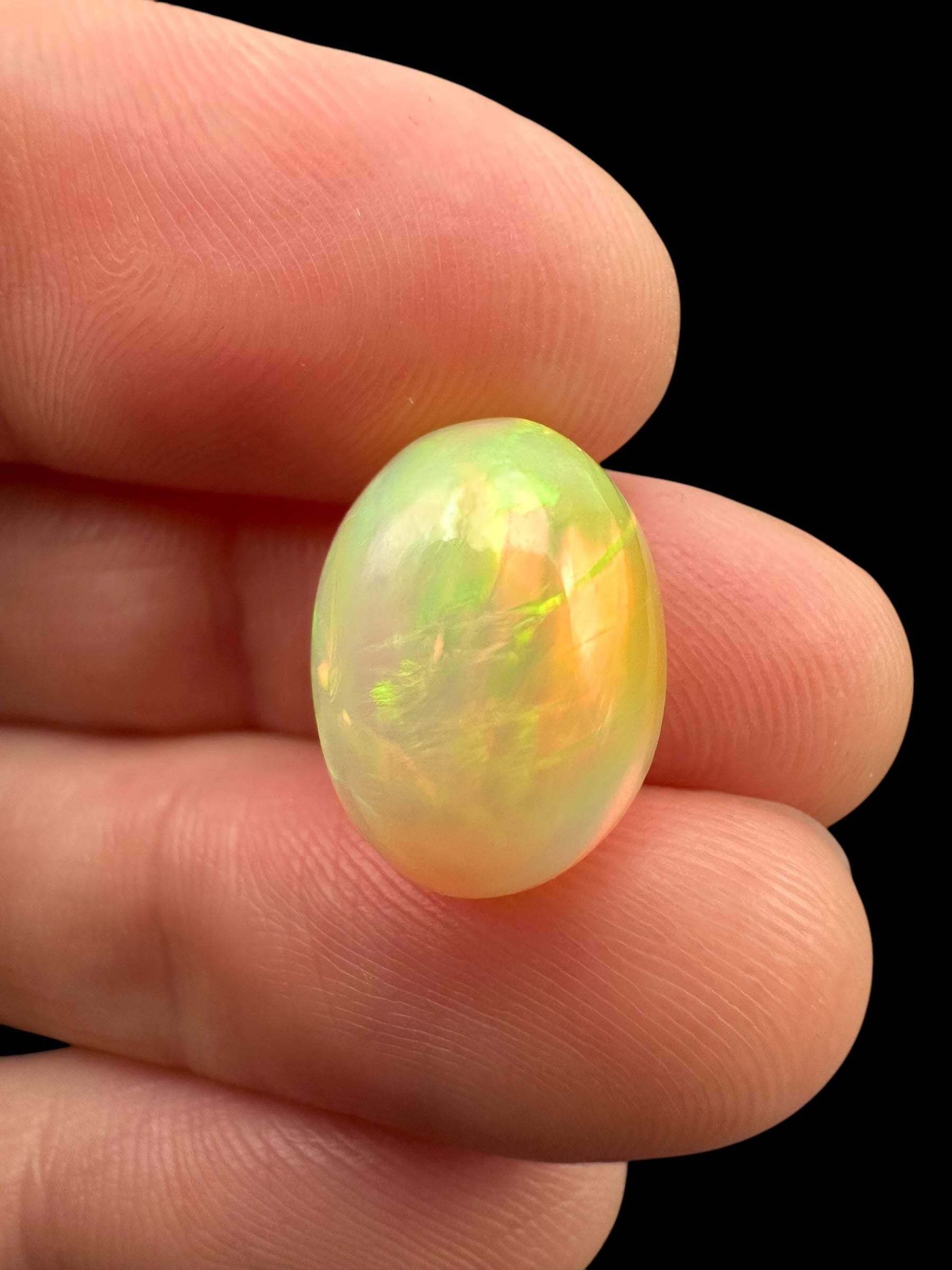 Precious opal cabochon 5,5ct – Welo, Ethiopia - OPK053