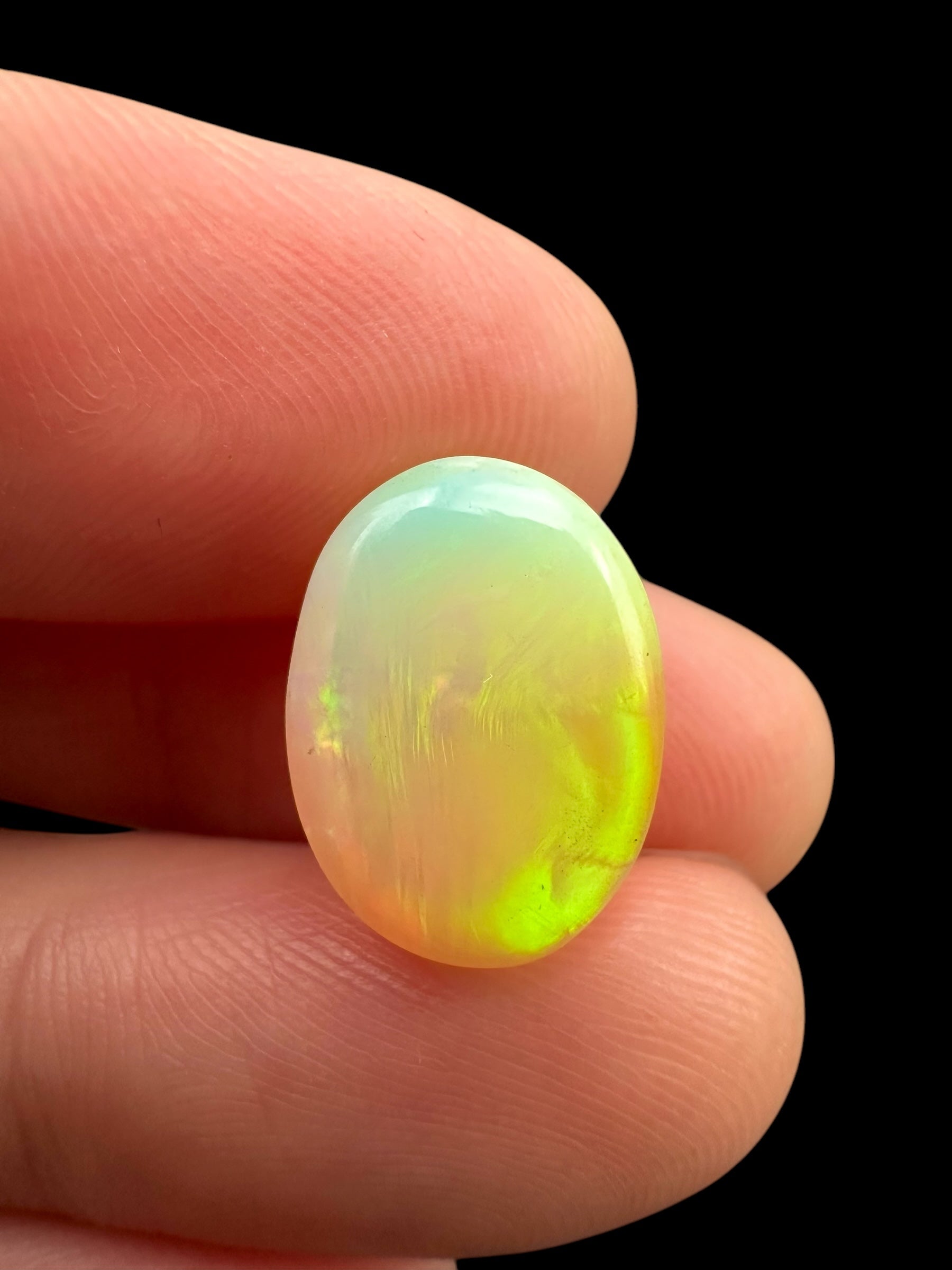 Precious opal cabochon 5,5ct – Welo, Ethiopia - OPK053