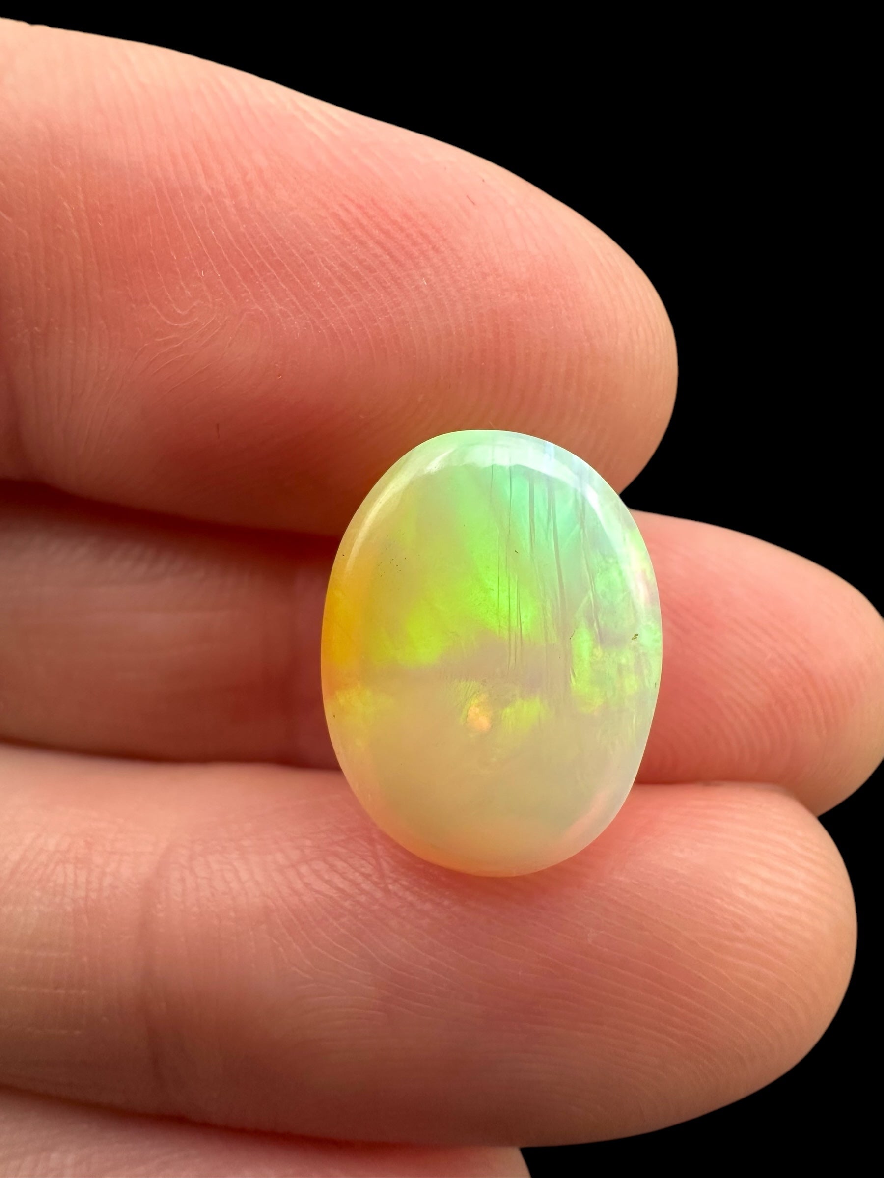 Precious opal cabochon 5,5ct – Welo, Ethiopia - OPK053