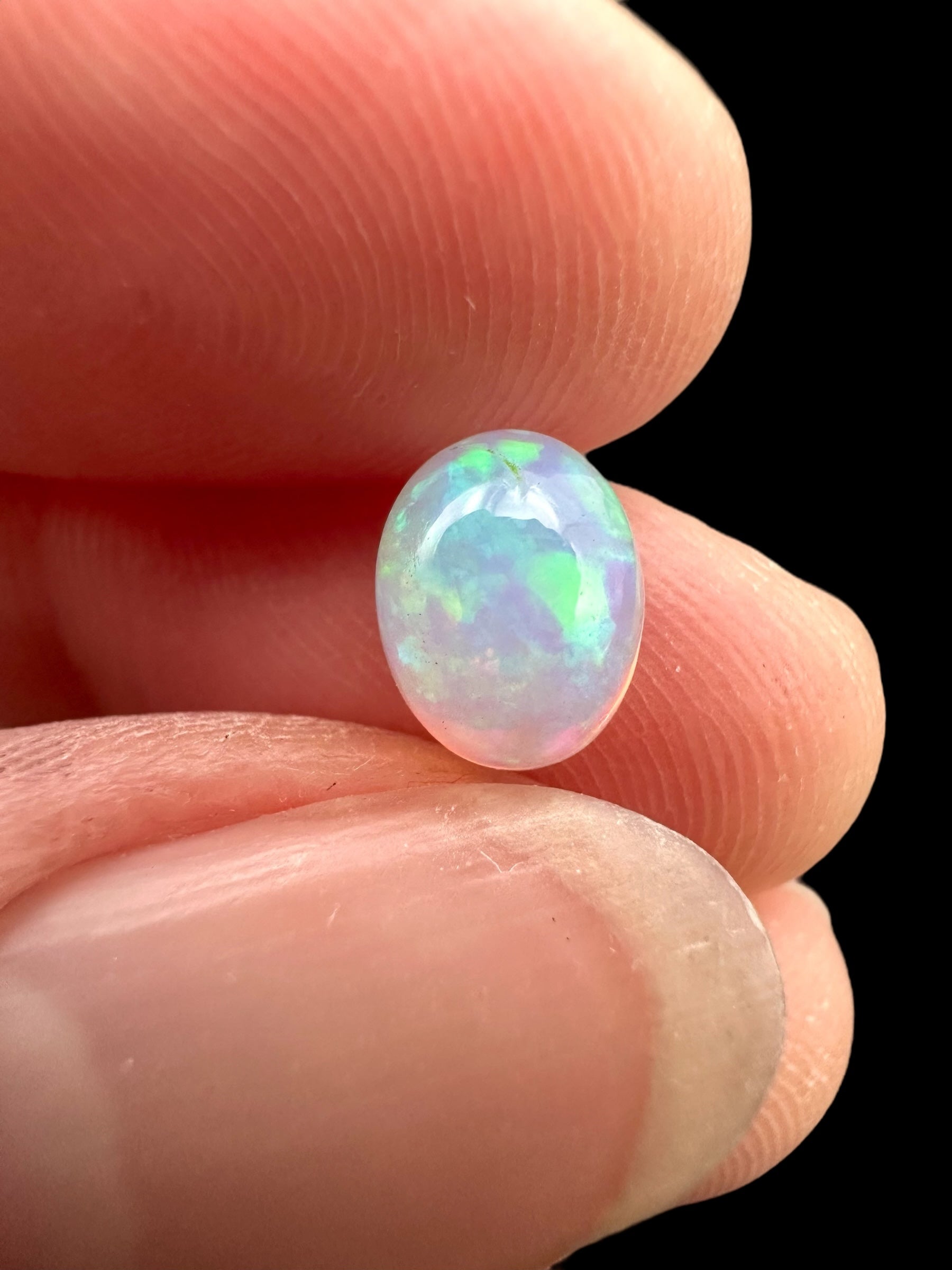 Precious opal cabochon 0,9ct – Welo, Ethiopia - OPK054