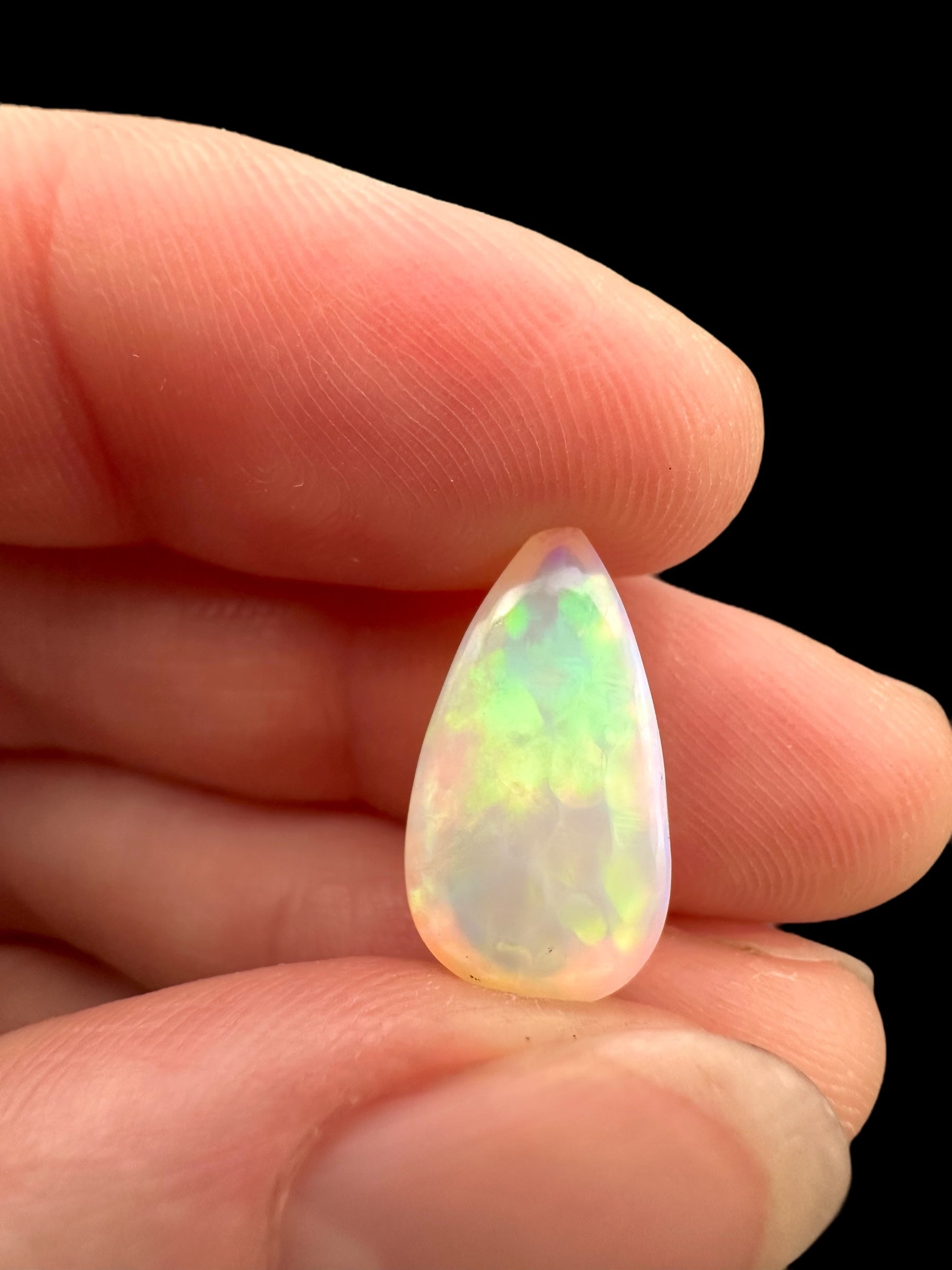 Precious opal cabochon 4,7ct – Welo, Ethiopia - OPK055