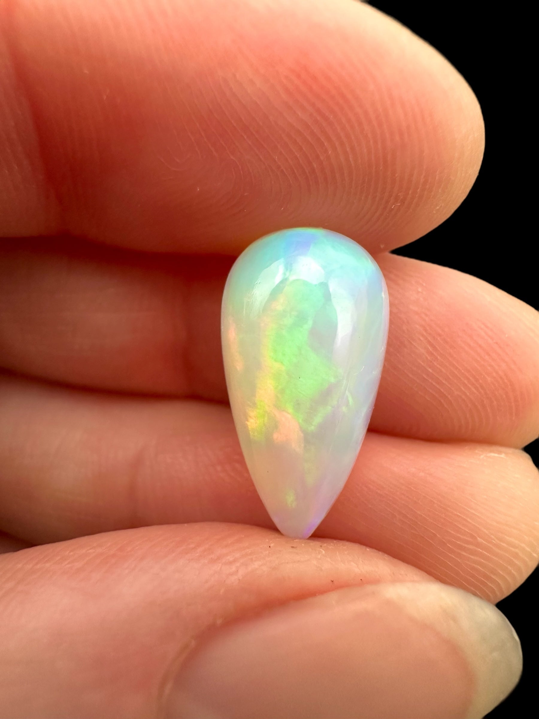 Precious opal cabochon 4,7ct – Welo, Ethiopia