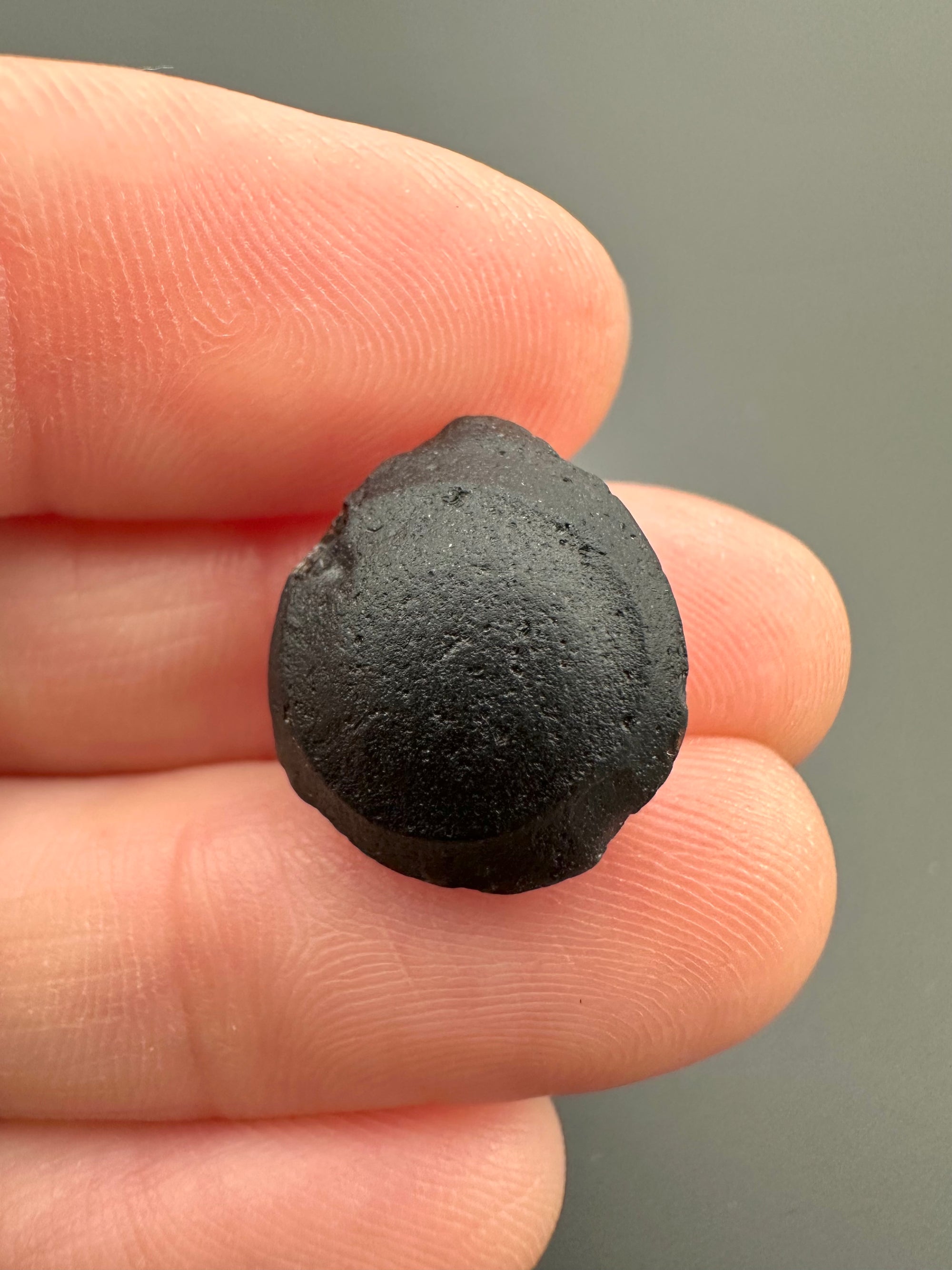 Australite "button" 1,8g – Kalgoorlie, Western Australia