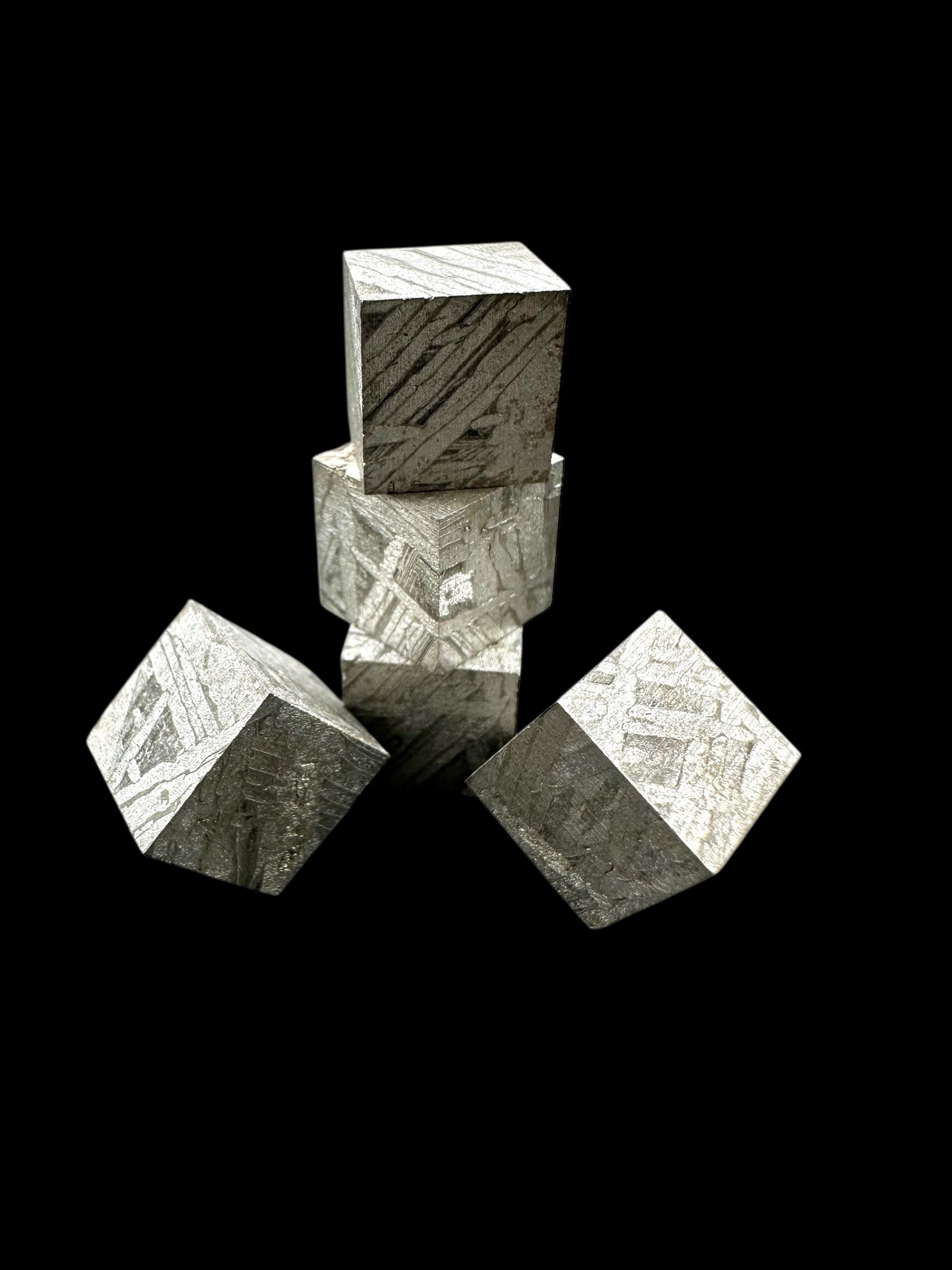 Meteorite Aletai Cube 9mm – Xinjiang, China – random piece - MEAL52