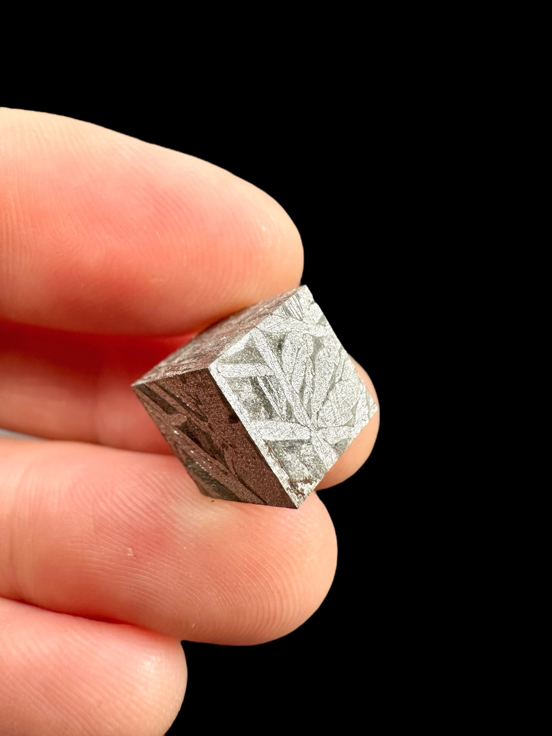 Meteorite Aletai Cube 9mm – Xinjiang, China – random piece - MEAL52