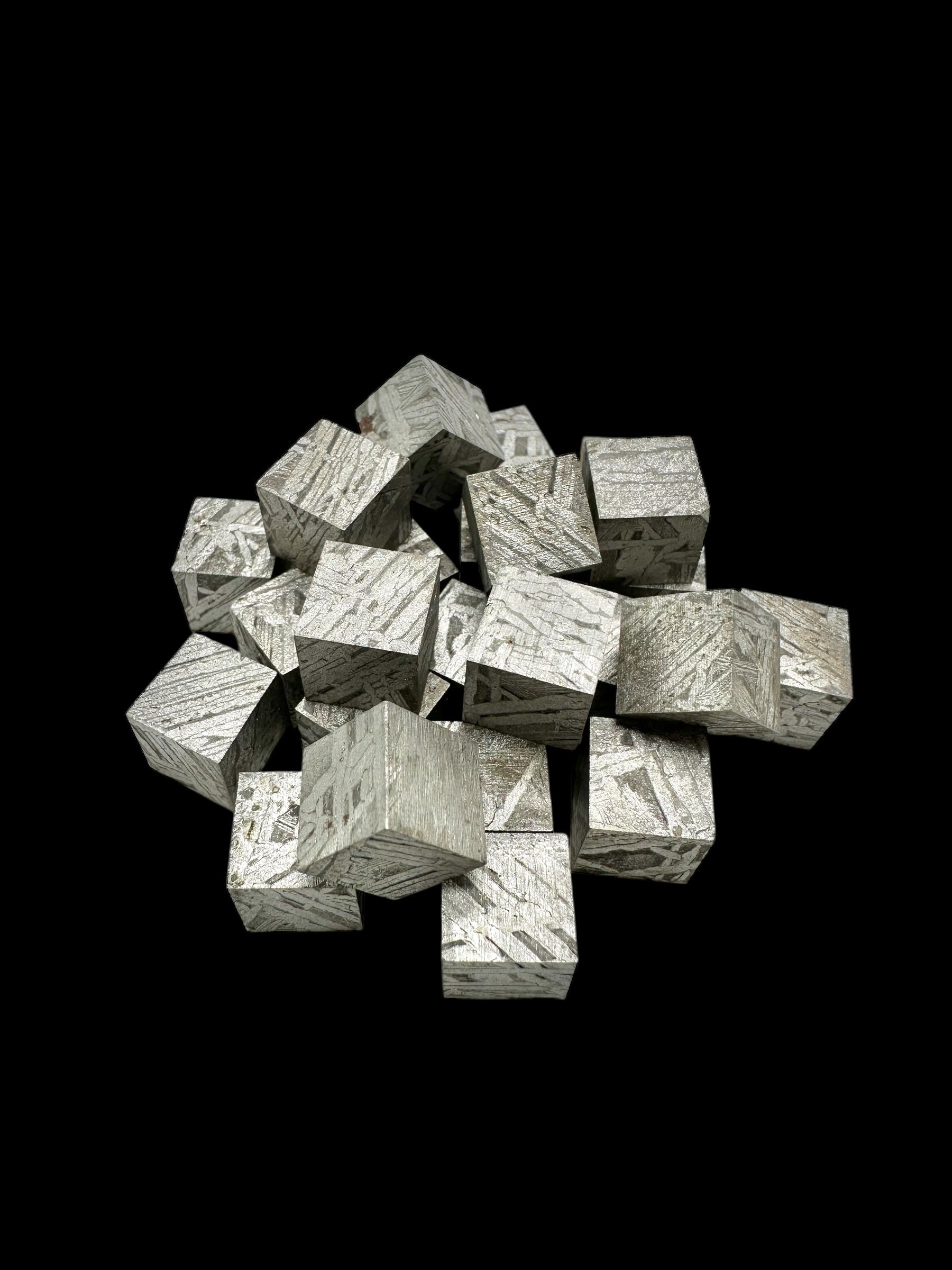 Meteorite Aletai Cube 9mm – Xinjiang, China – random piece - MEAL52