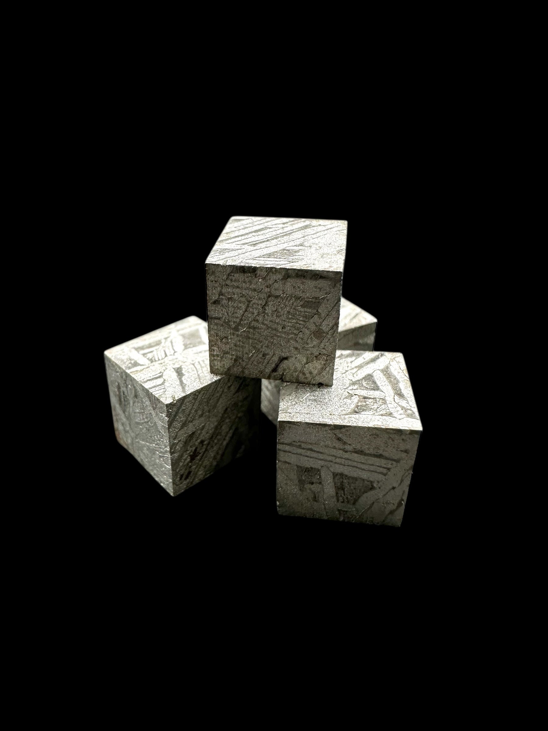 Meteorite Aletai Cube 9mm – Xinjiang, China – random piece