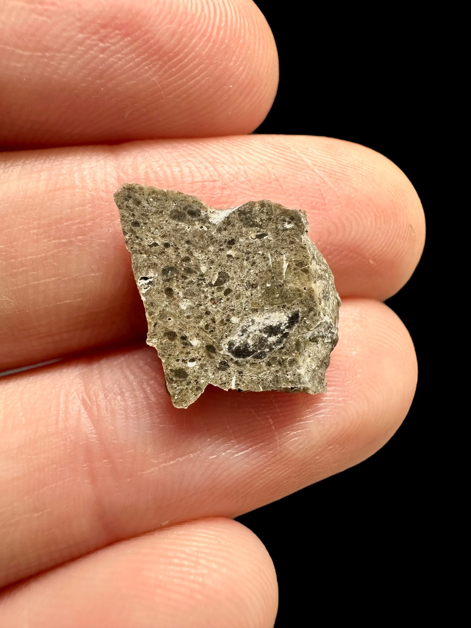 Lunar meteorite Oued el Hamim 001 – 1,01g – Libya - MEOH03