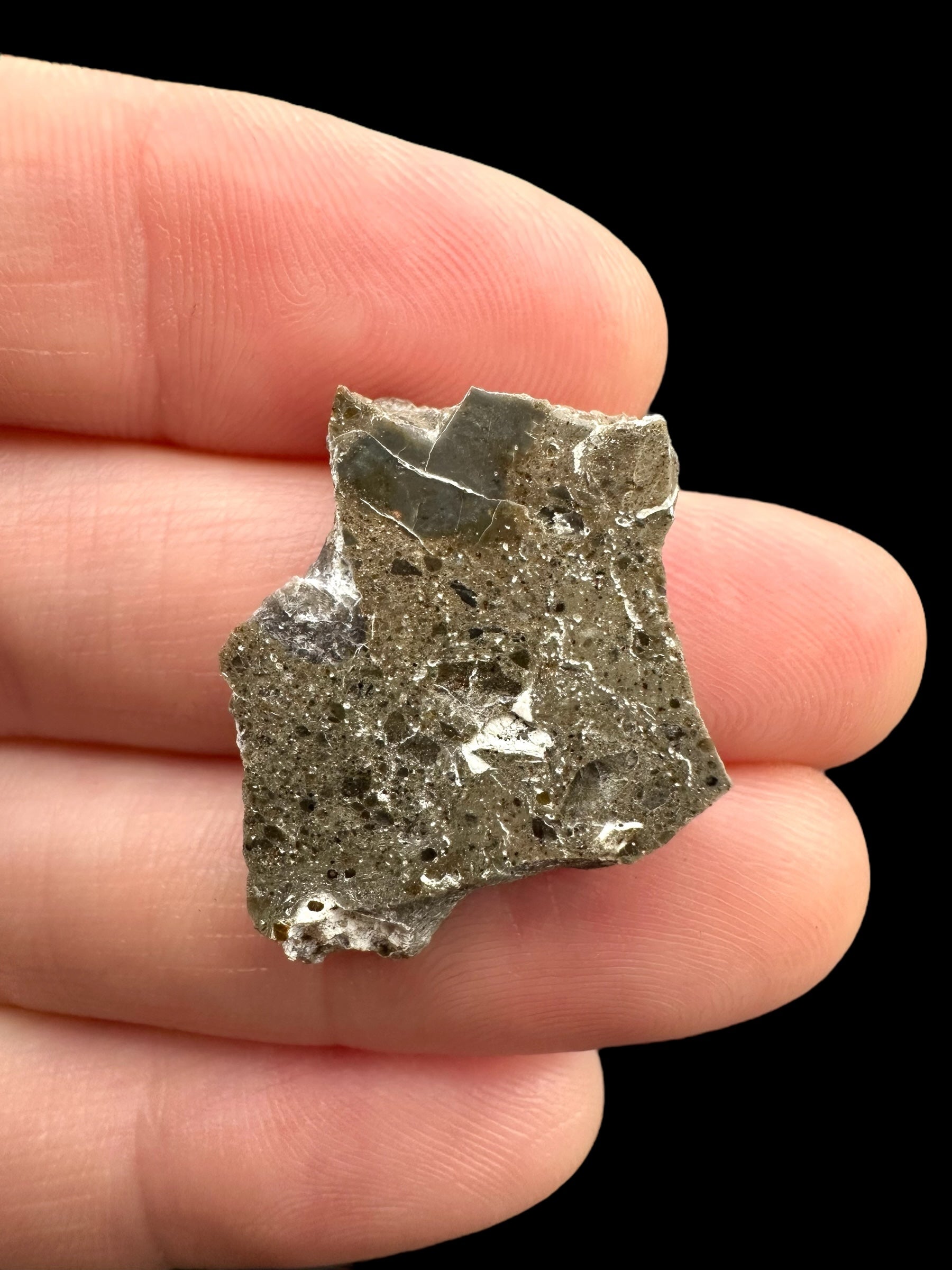 Lunar meteorite Oued el Hamim 001 – 2,7g – Libya - MEOH11