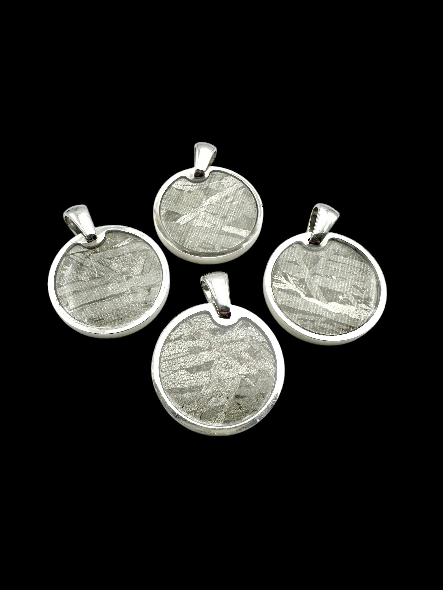 Aletai meteorite pendant – random piece