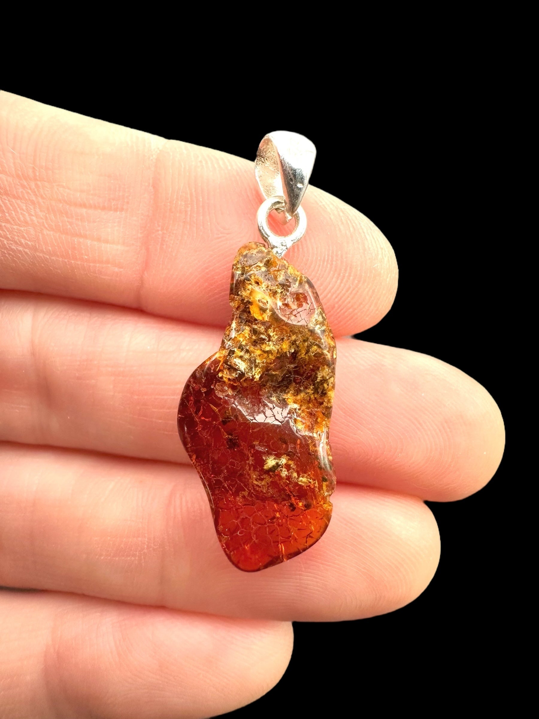 Silver amber pendant - SP/JN053