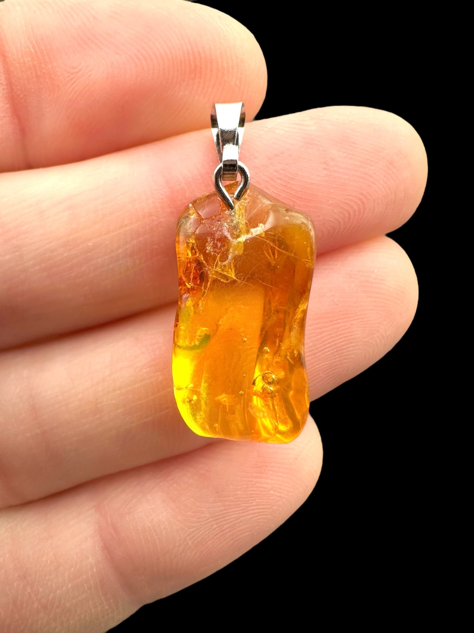 Amber pendant - P/JN009