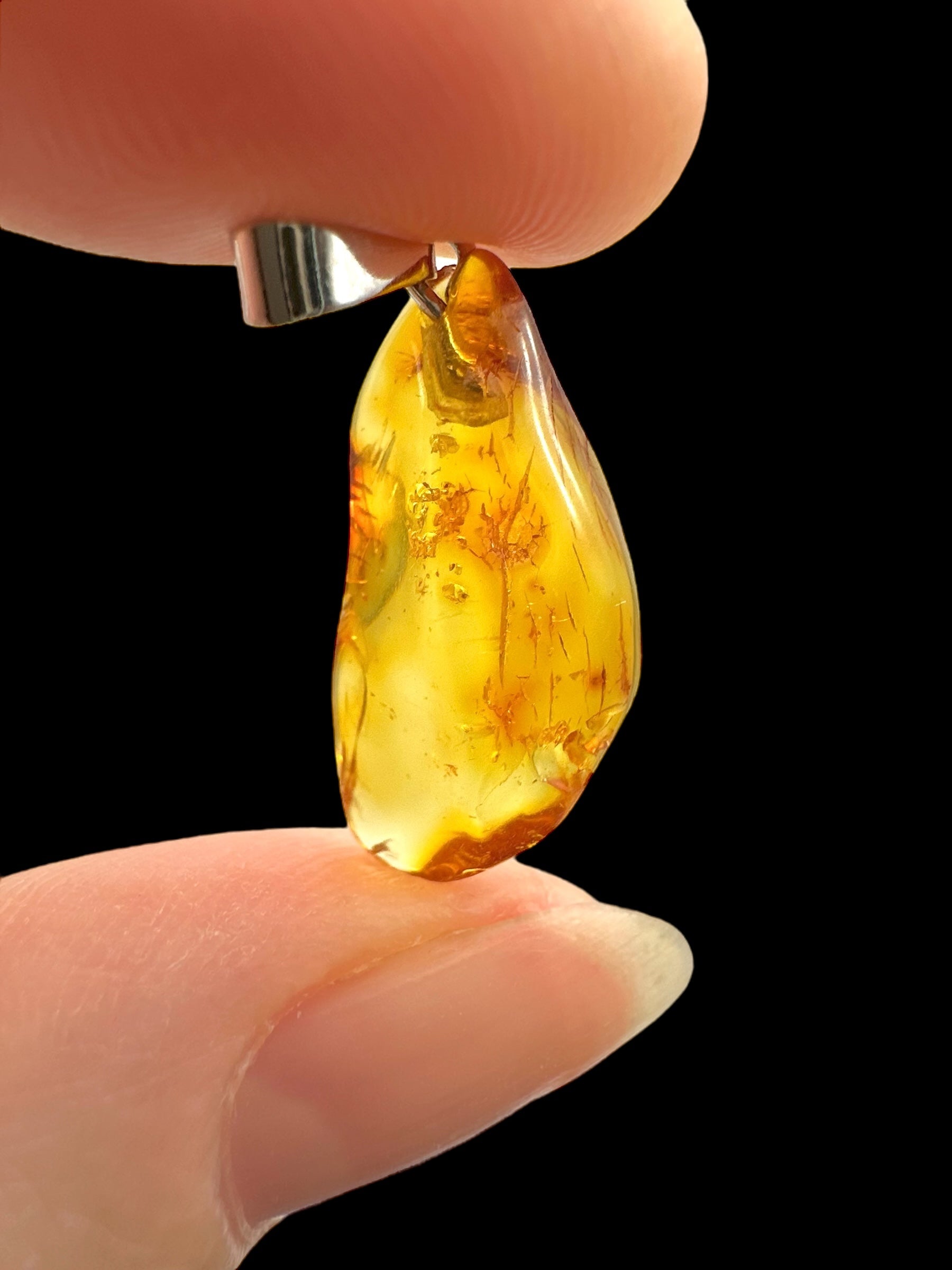 Amber pendant - P/JN010