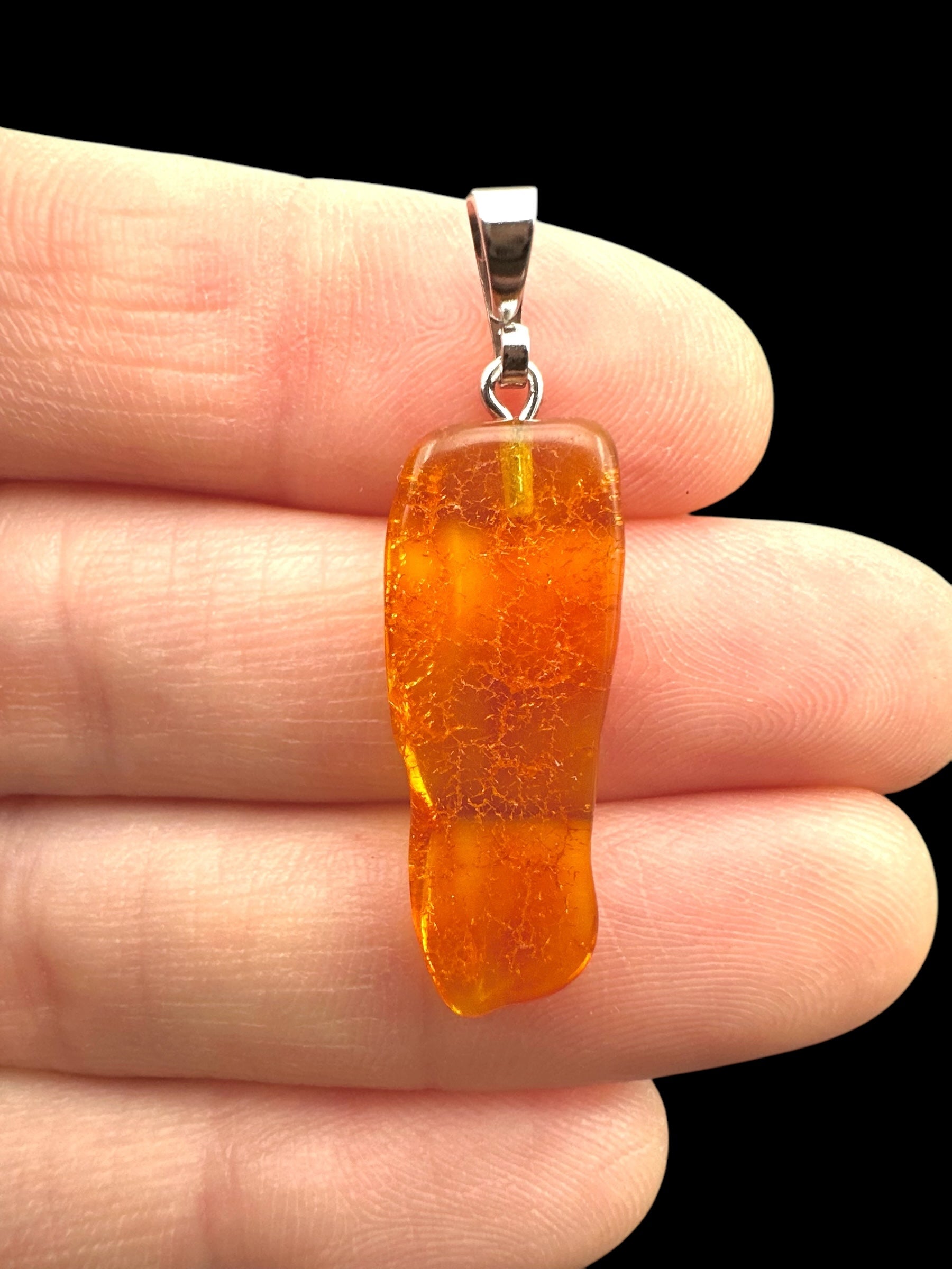 Amber pendant - P/JN011