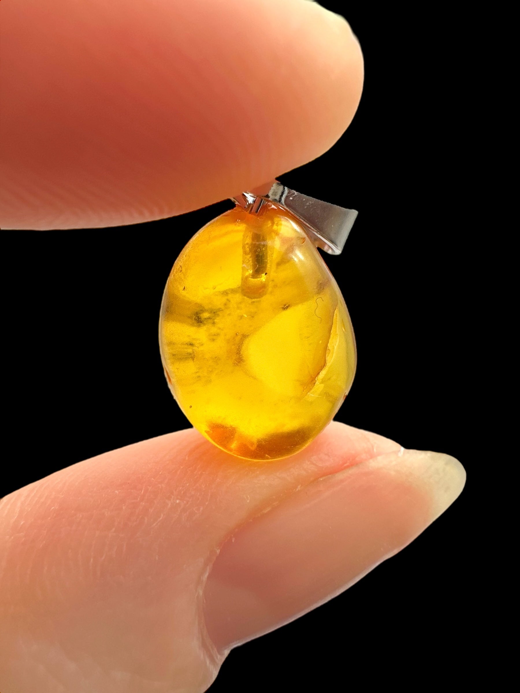 Amber pendant - P/JN012