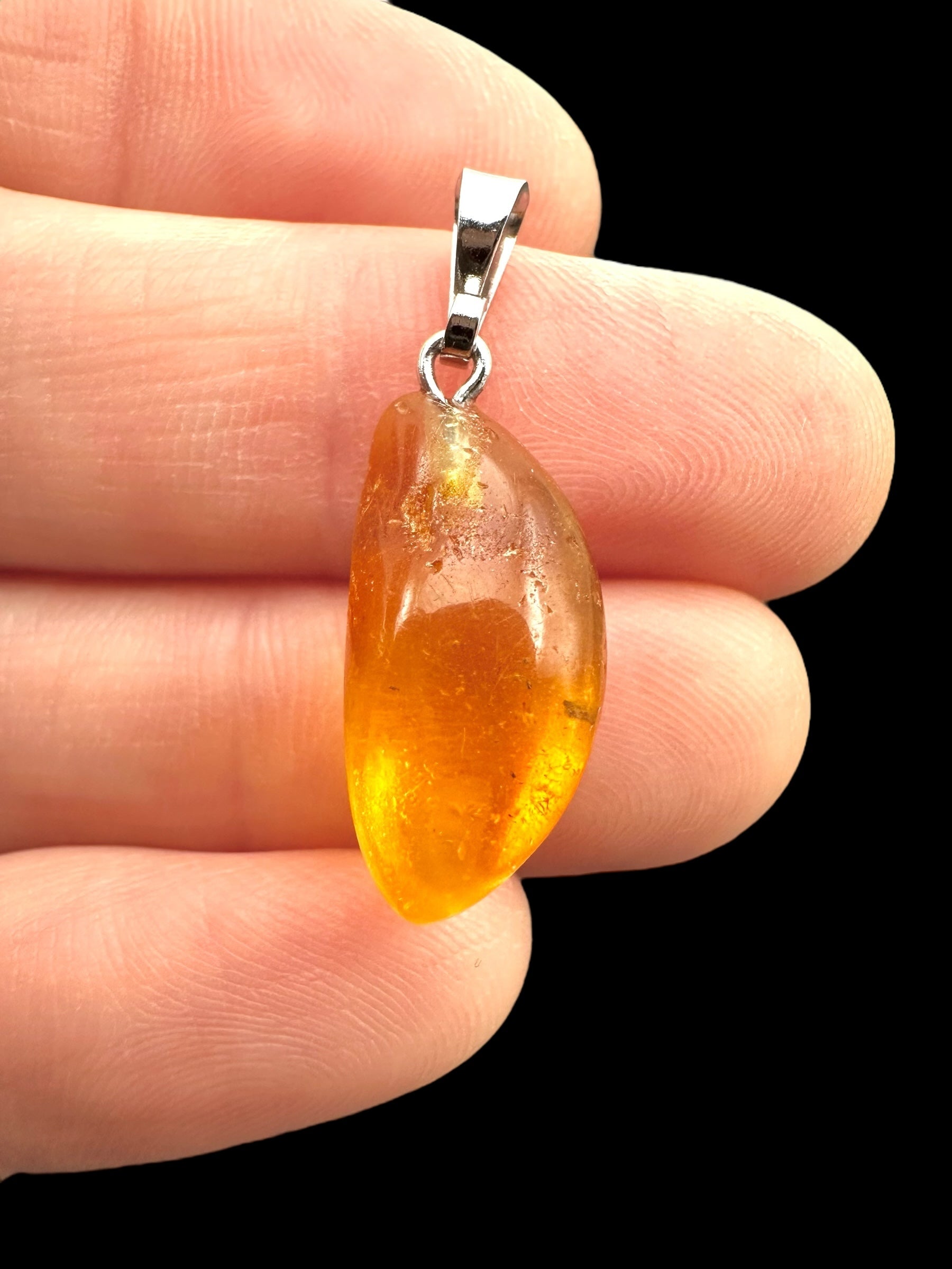 Amber pendant - P/JN016