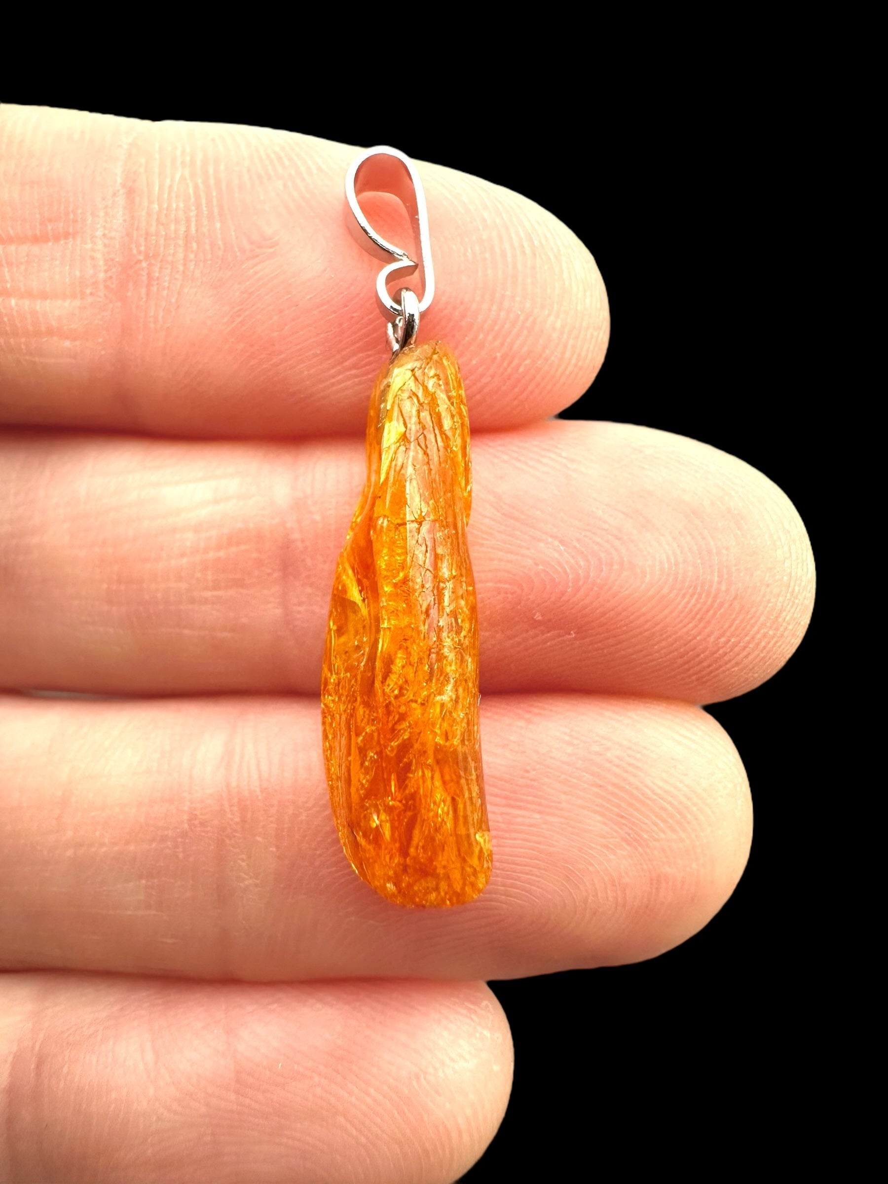 Amber pendant - P/JN019