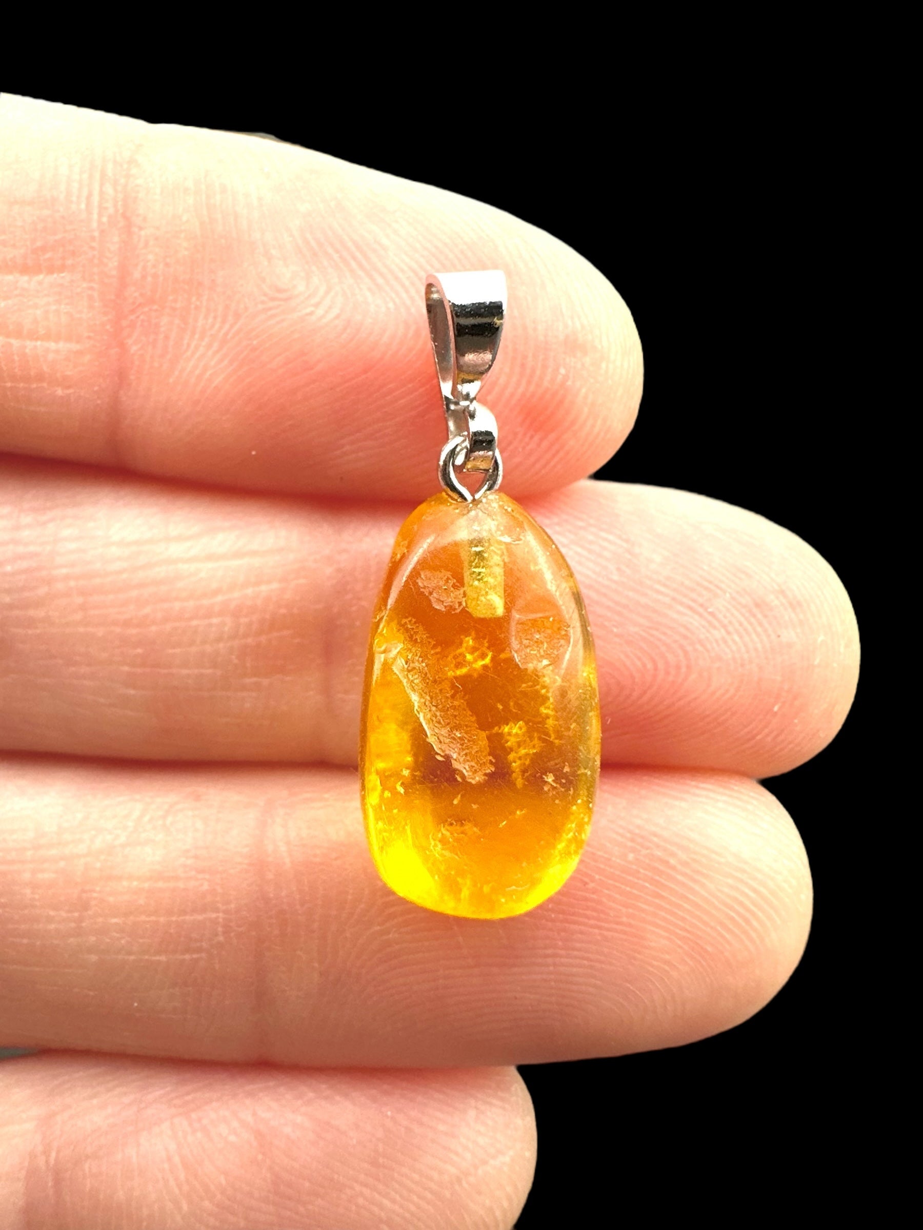 Amber pendant - P/JN024