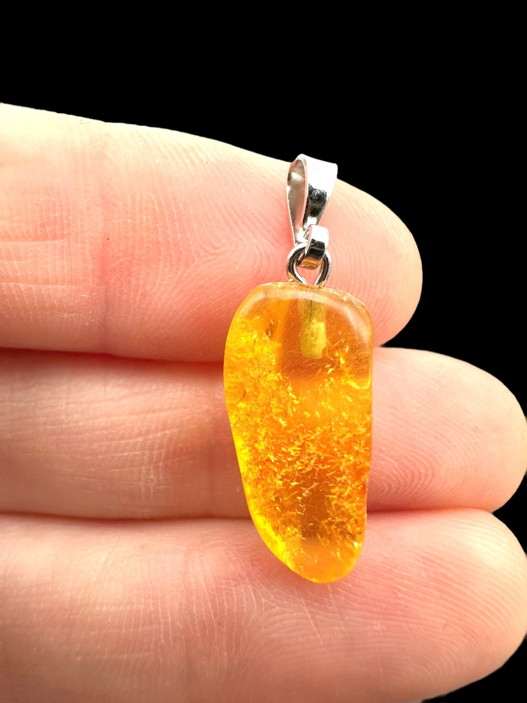 Amber pendant - P/JN025