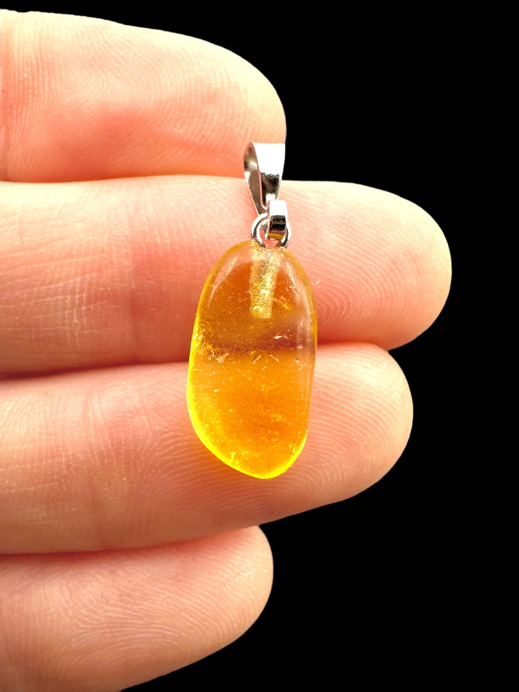 Amber pendant - P/JN030