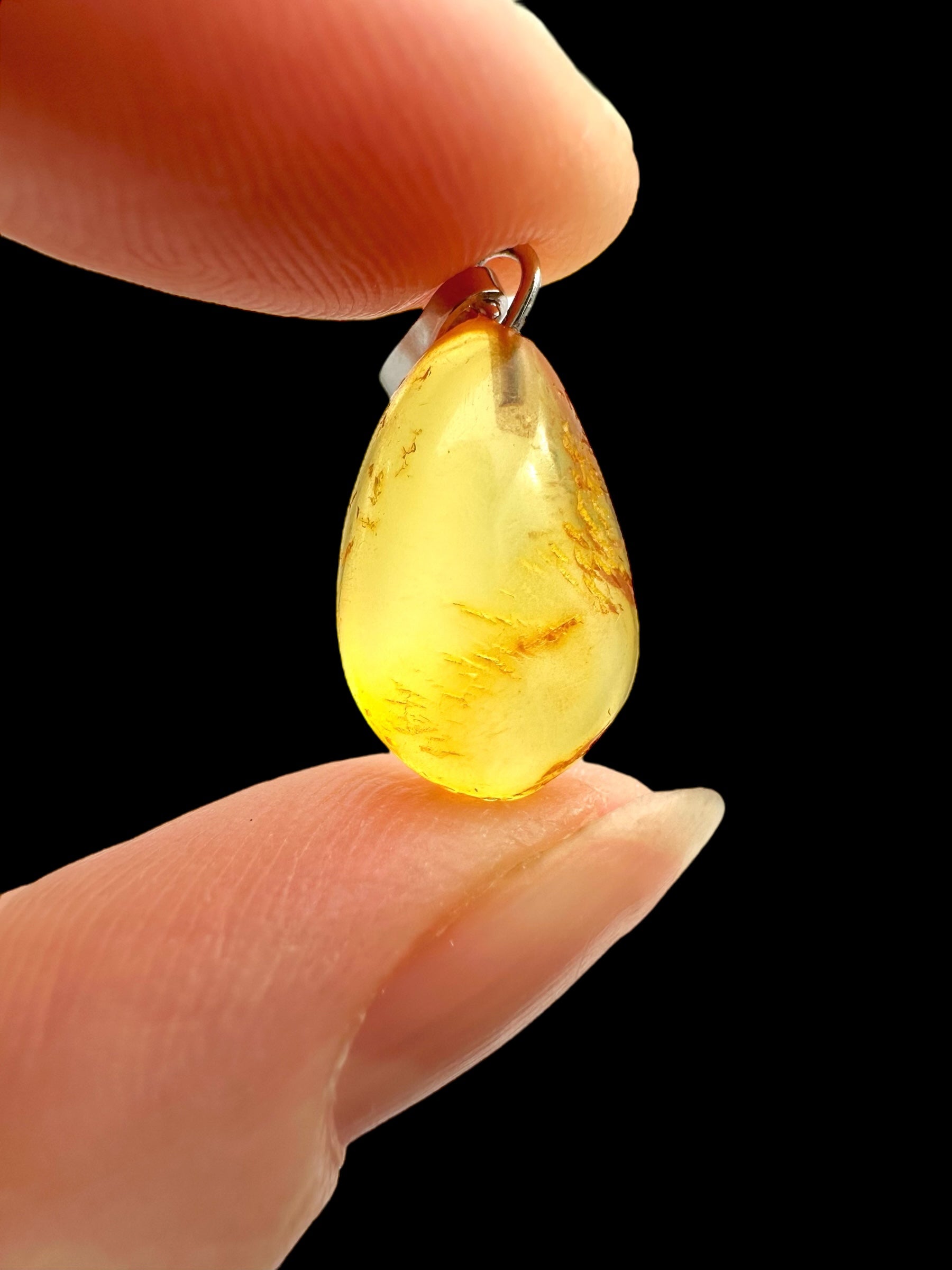 Amber pendant - P/JN031