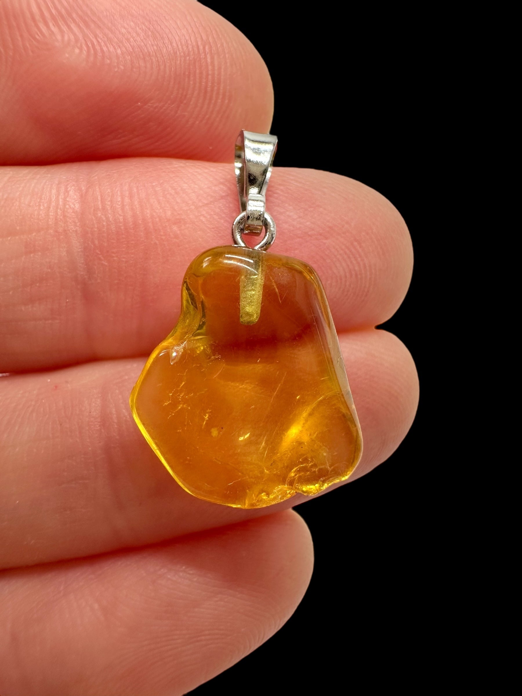 Amber pendant - P/JN034