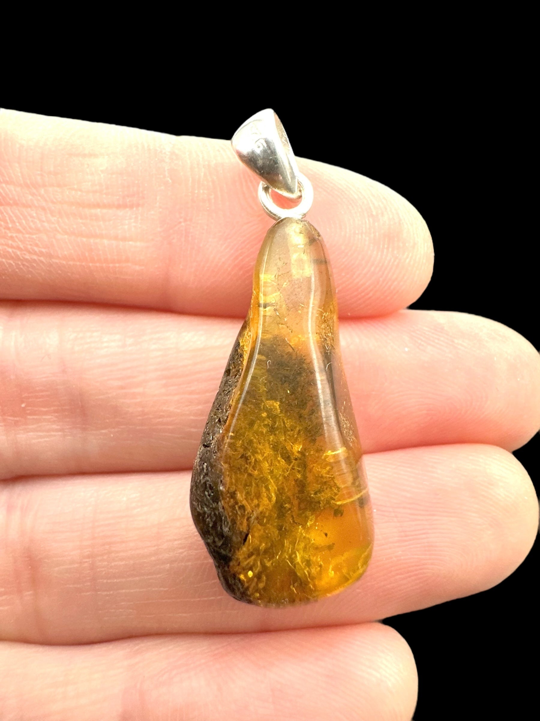 Silver amber pendant - SP/JN057