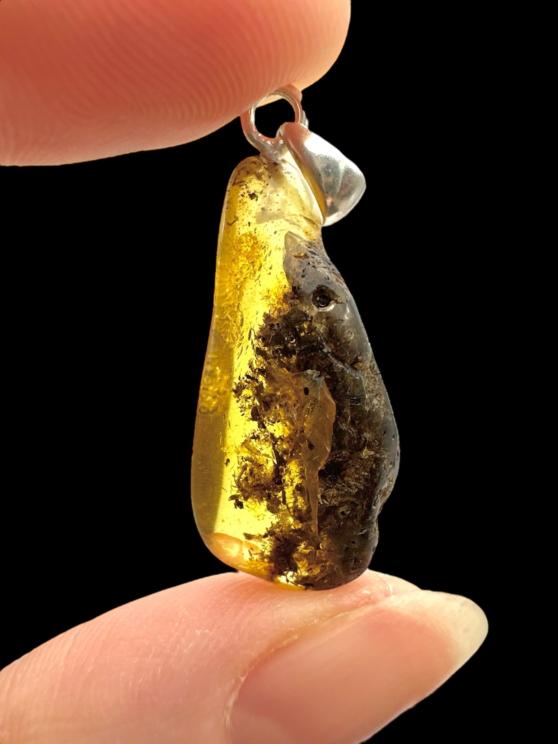 Silver amber pendant - SP/JN057