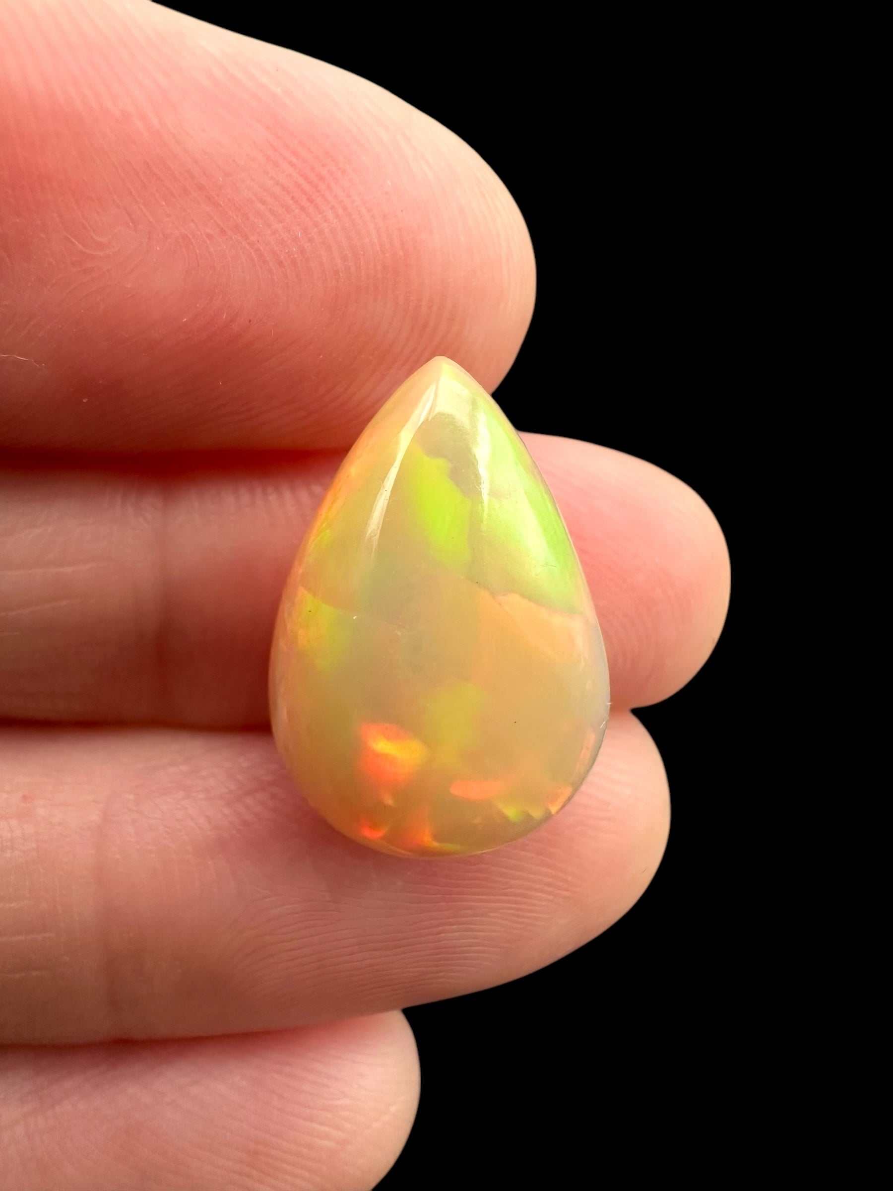 Precious opal cabochon 4,7ct – Welo, Ethiopia - OPK059