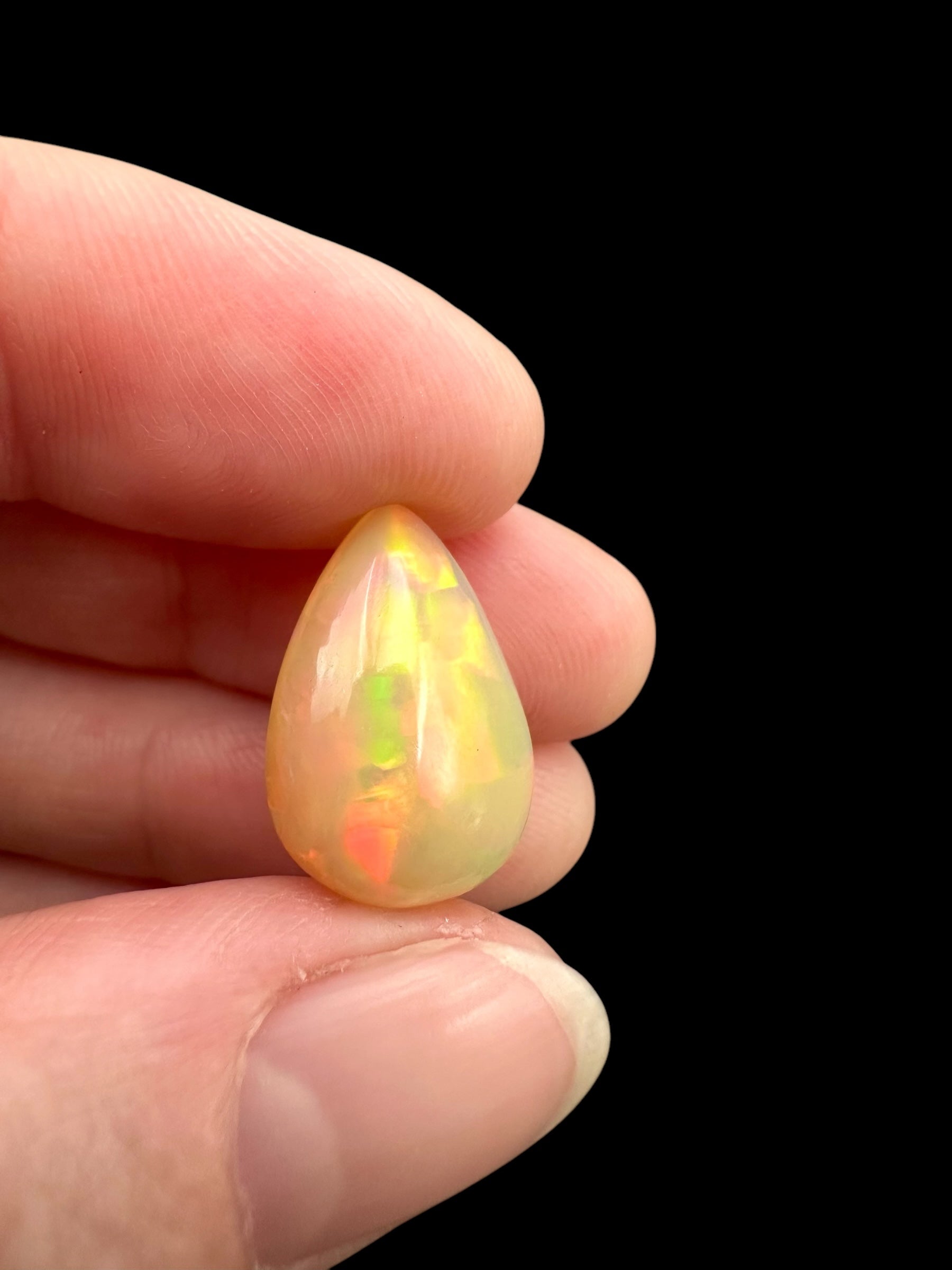 Precious opal cabochon 4,7ct – Welo, Ethiopia - OPK059