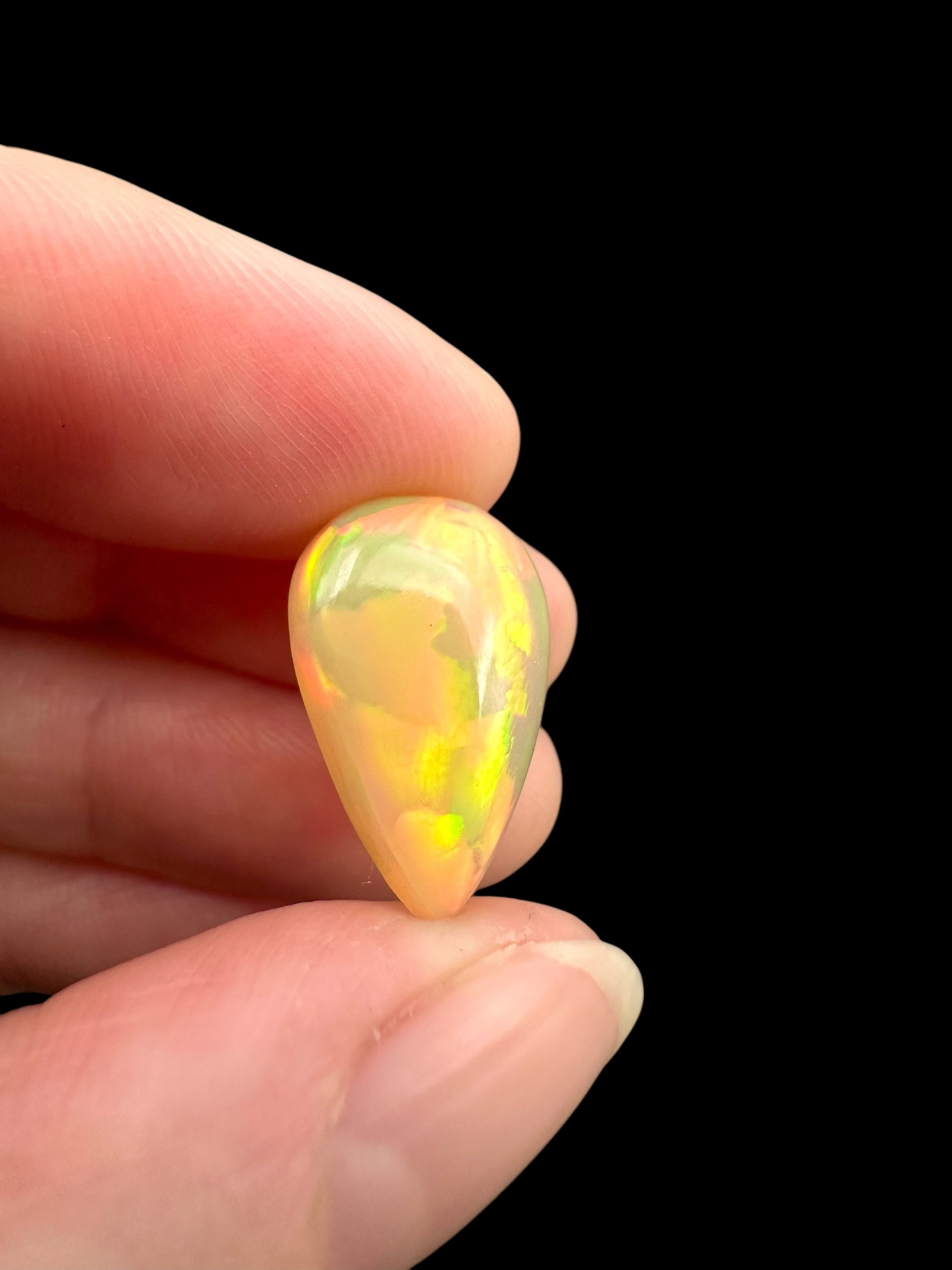 Precious opal cabochon 4,7ct – Welo, Ethiopia - OPK059
