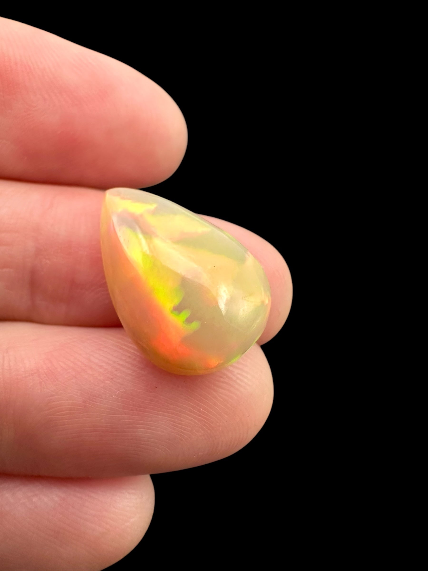 Precious opal cabochon 4,7ct – Welo, Ethiopia