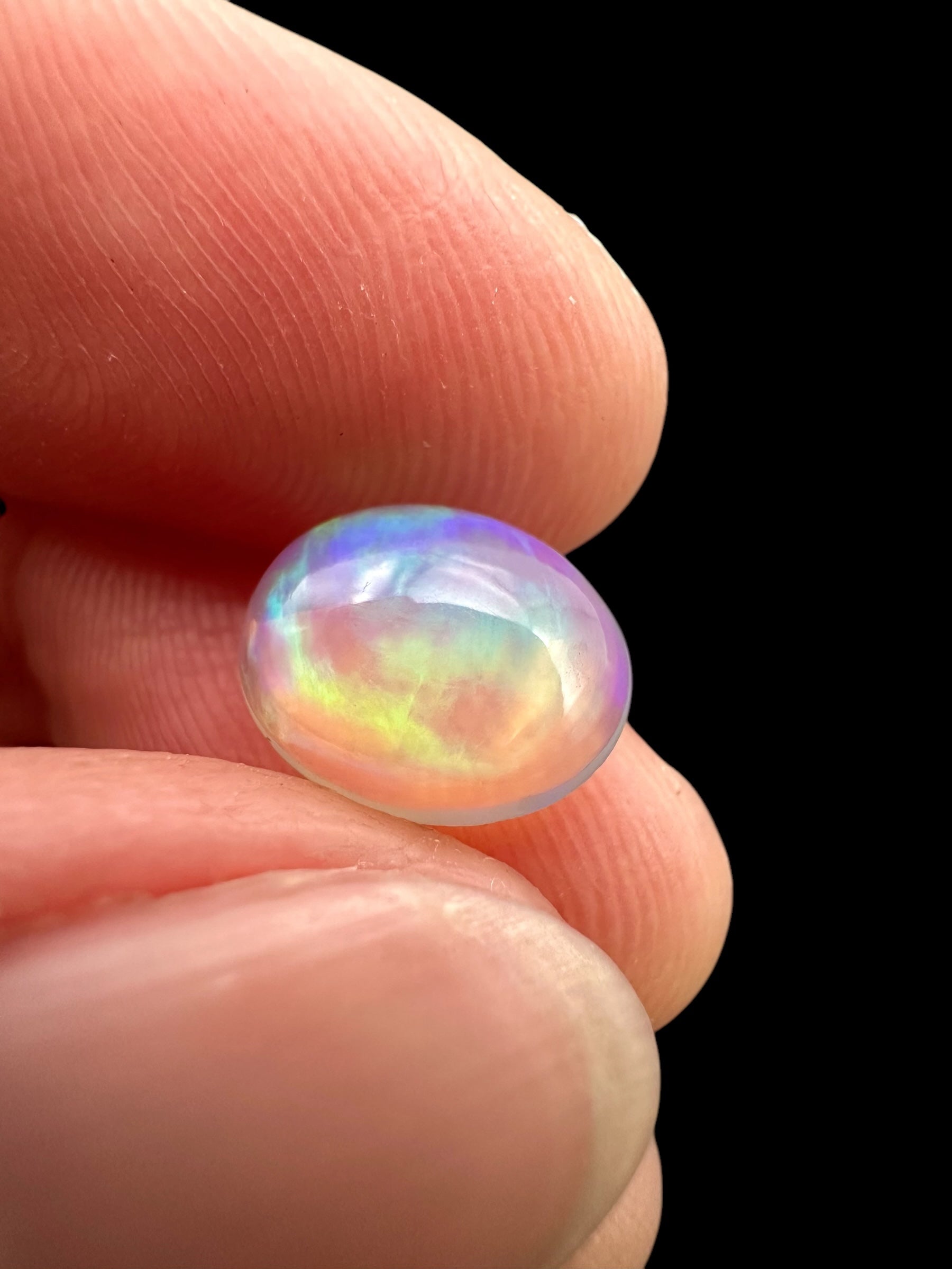 Precious opal cabochon 1ct – Welo, Ethiopia - OPK060