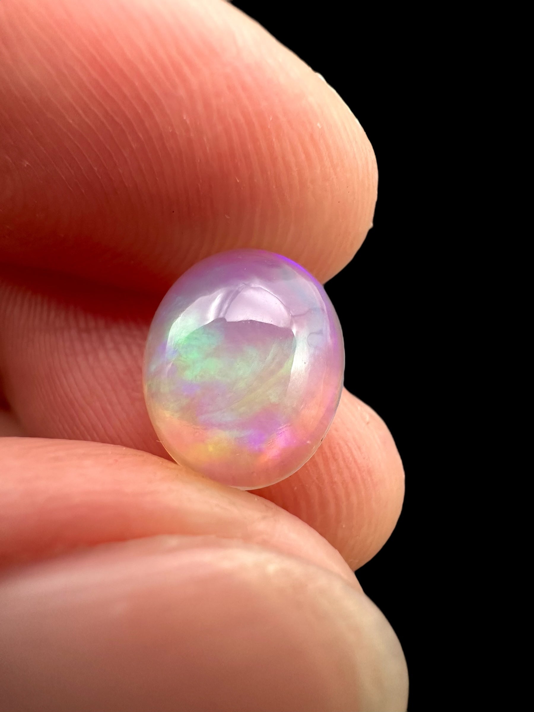 Precious opal cabochon 1ct – Welo, Ethiopia - OPK060