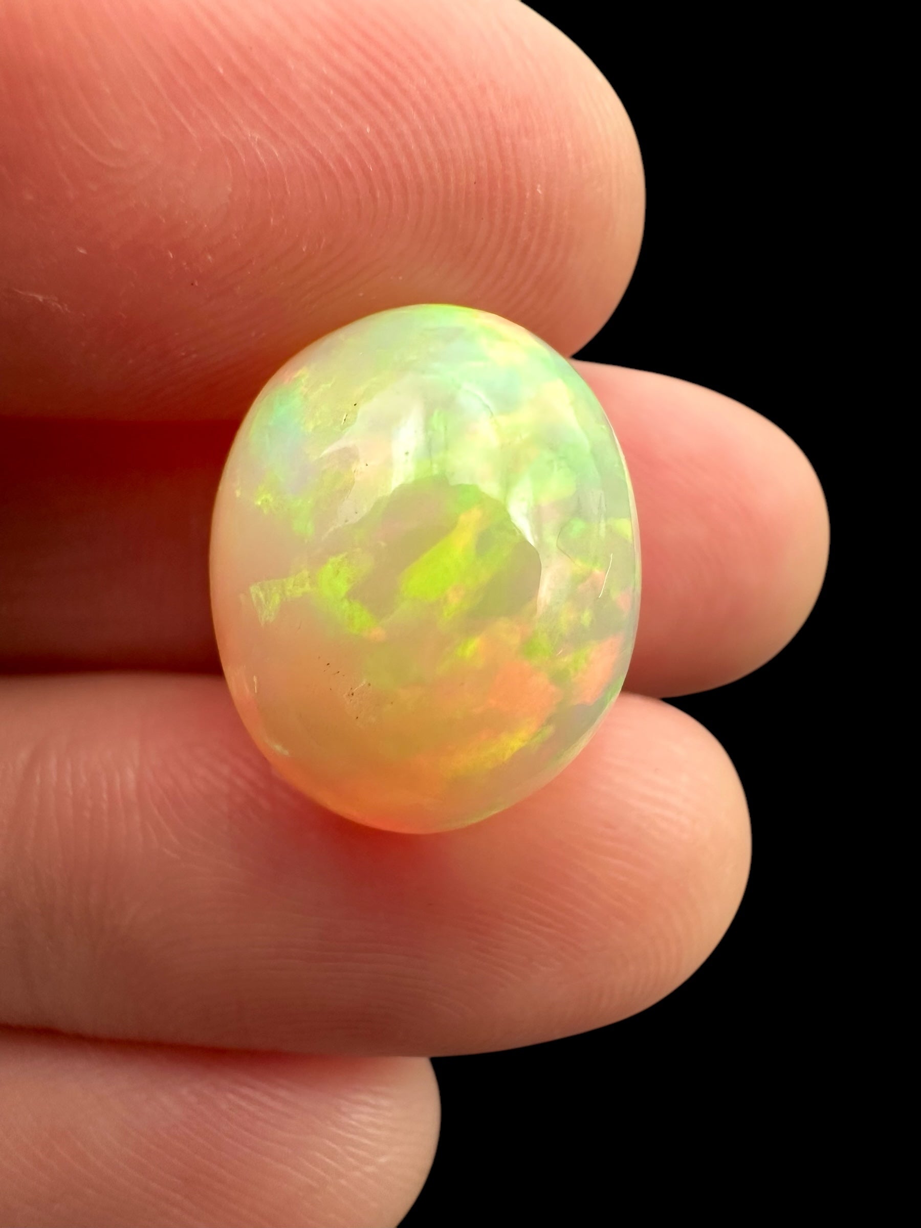 Precious opal cabochon 8ct – Welo, Ethiopia - OPK061