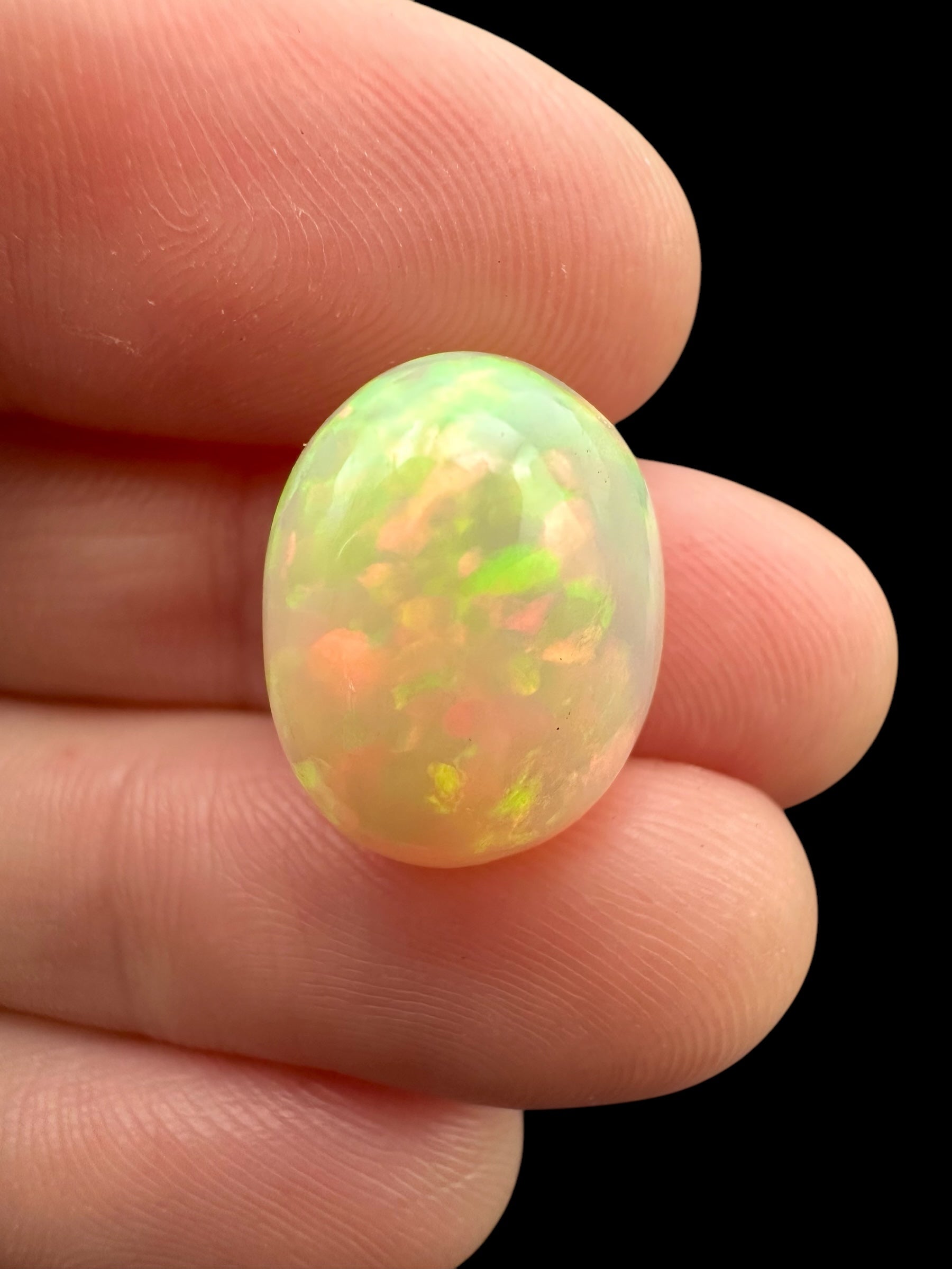 Precious opal cabochon 8ct – Welo, Ethiopia - OPK061