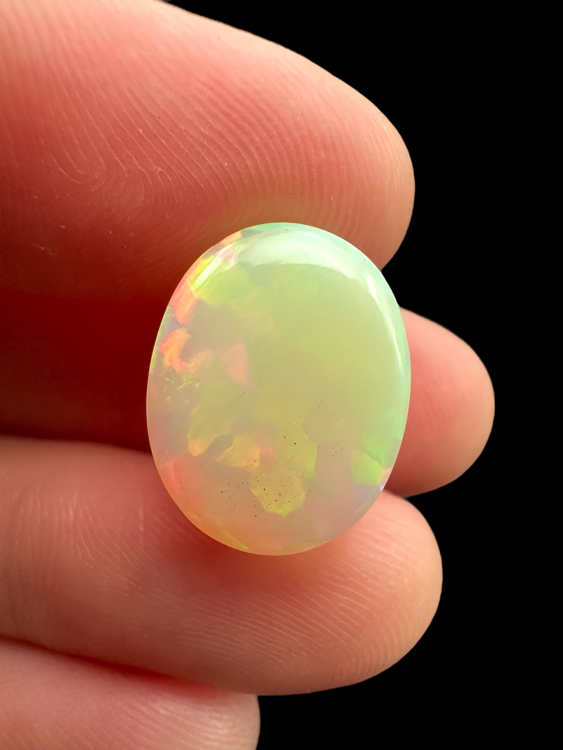 Precious opal cabochon 8ct – Welo, Ethiopia - OPK061