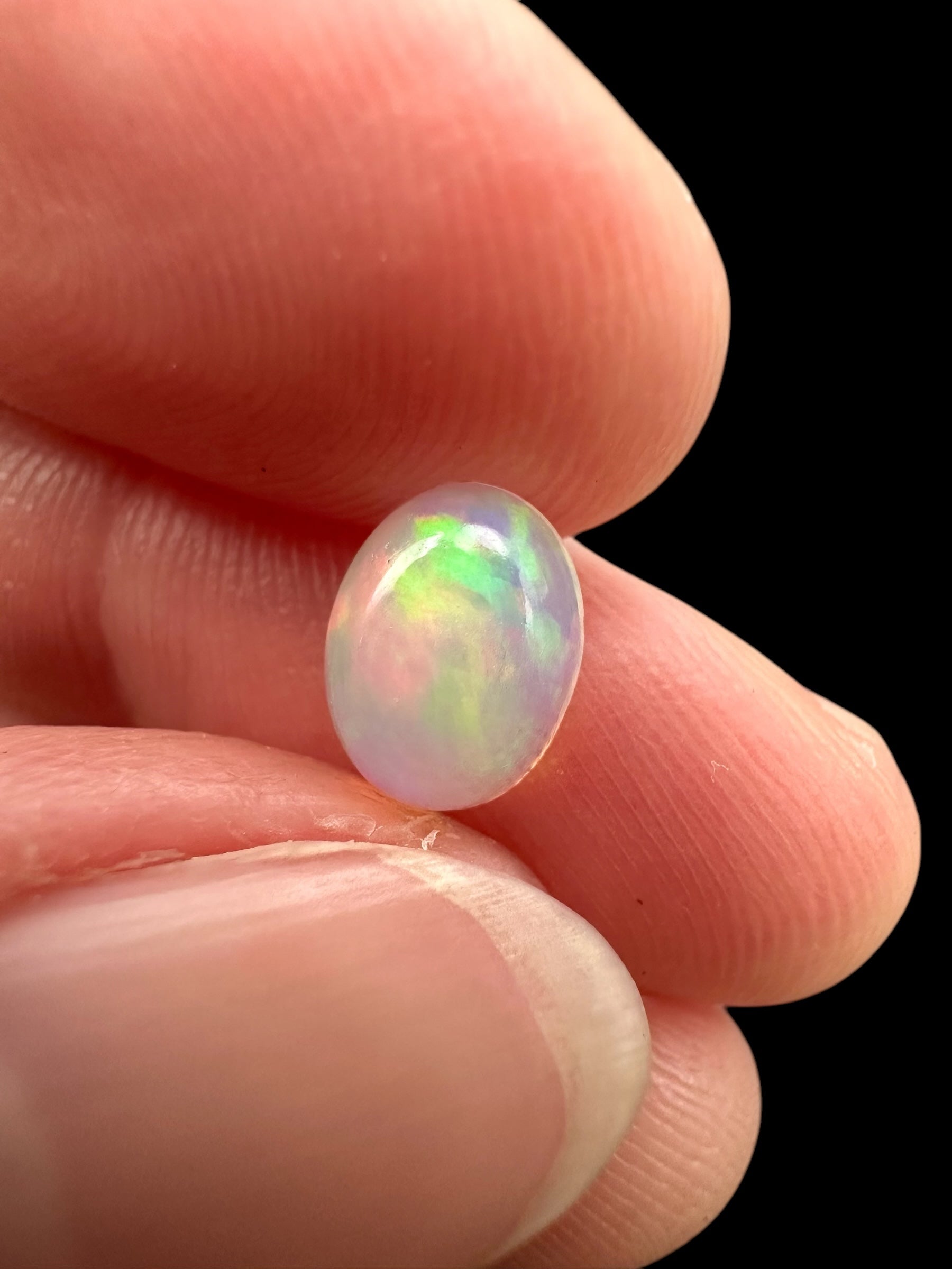 Precious opal cabochon 0,8ct – Welo, Ethiopia - OPK062