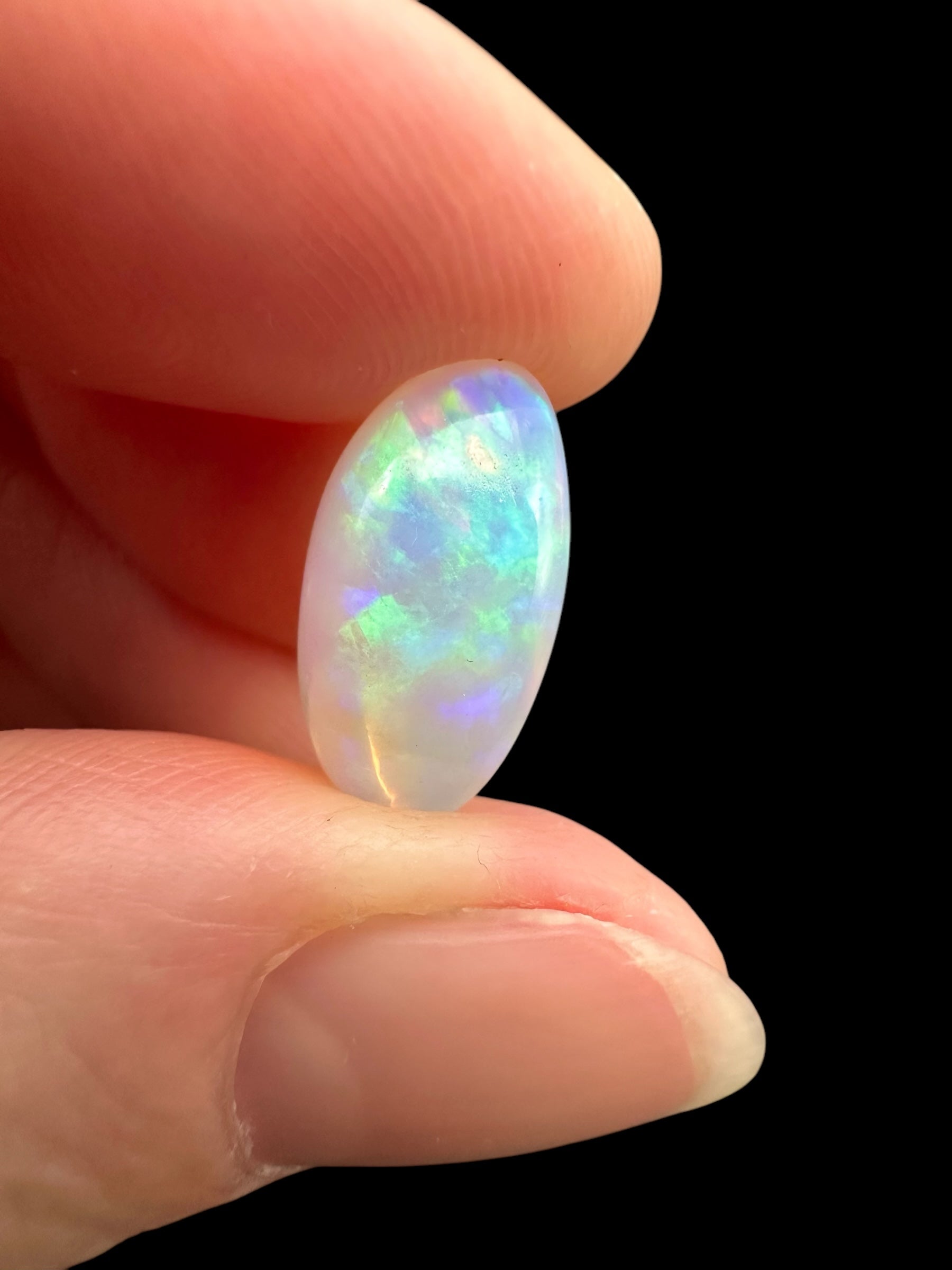 Precious opal cabochon 3,7ct – Welo, Ethiopia - OPK063