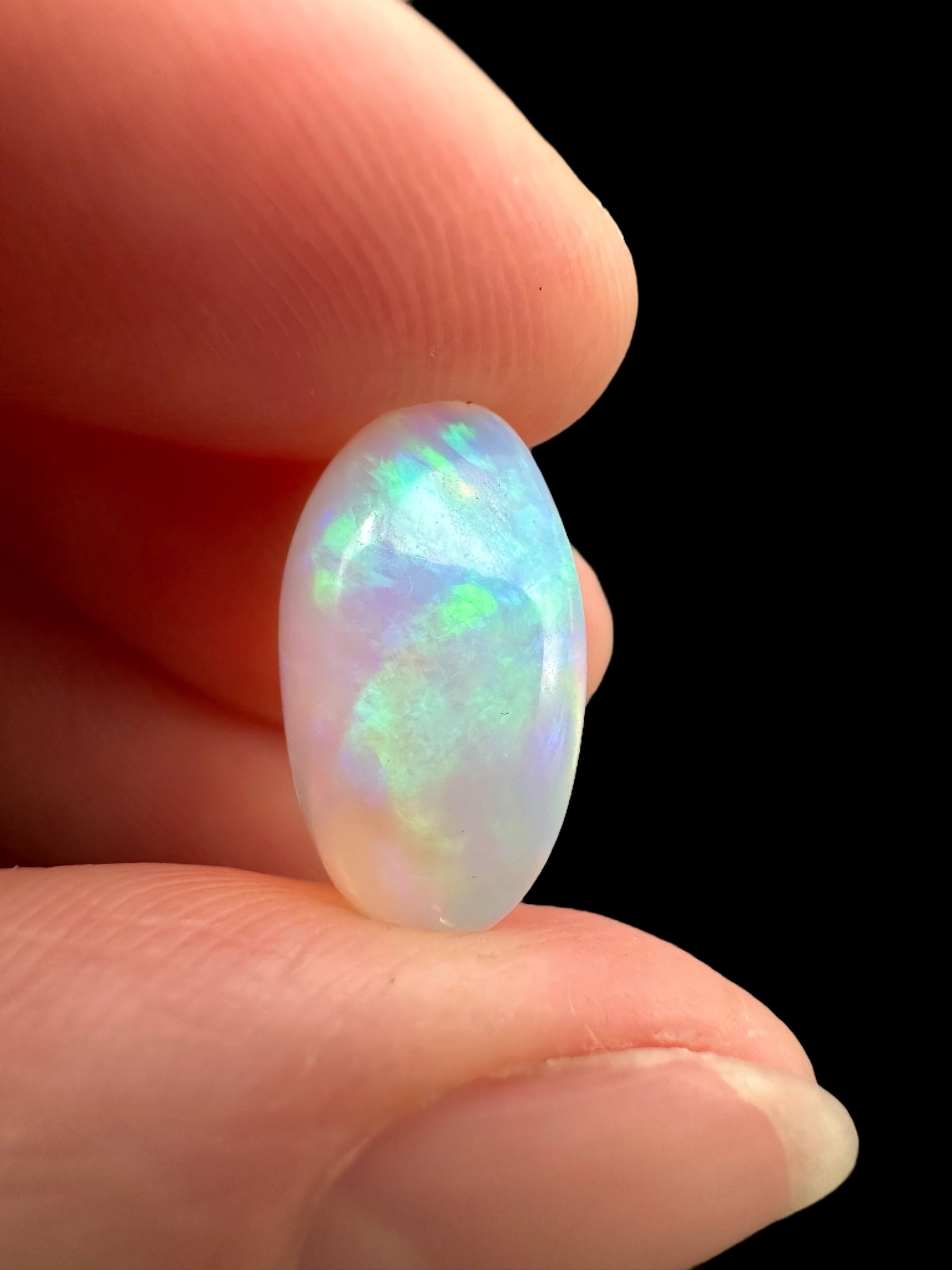 Precious opal cabochon 3,7ct – Welo, Ethiopia - OPK063