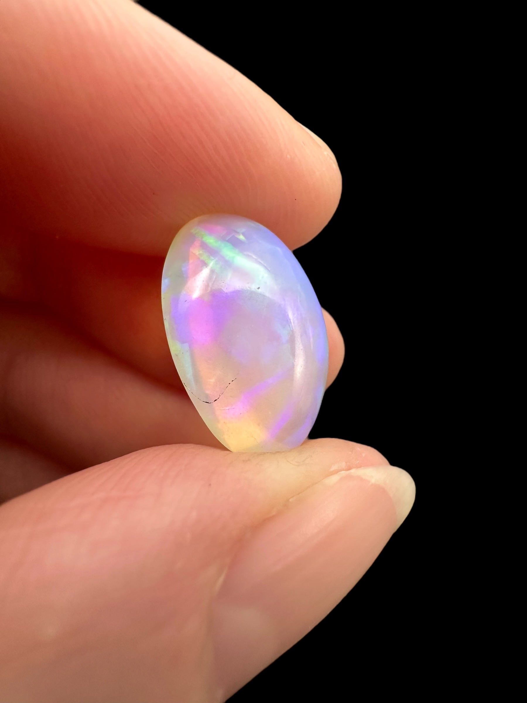 Precious opal cabochon 3,7ct – Welo, Ethiopia - OPK063