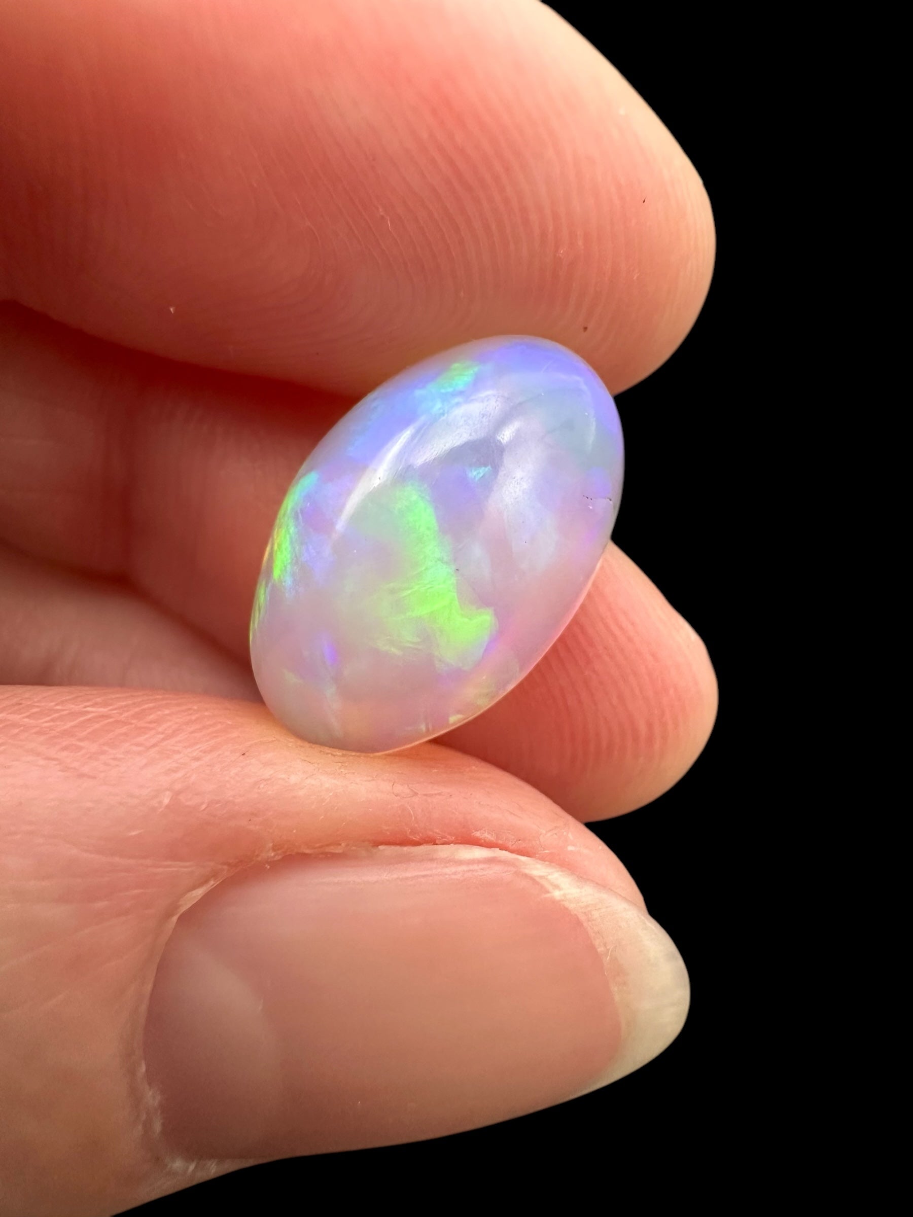 Precious opal cabochon 3,7ct – Welo, Ethiopia