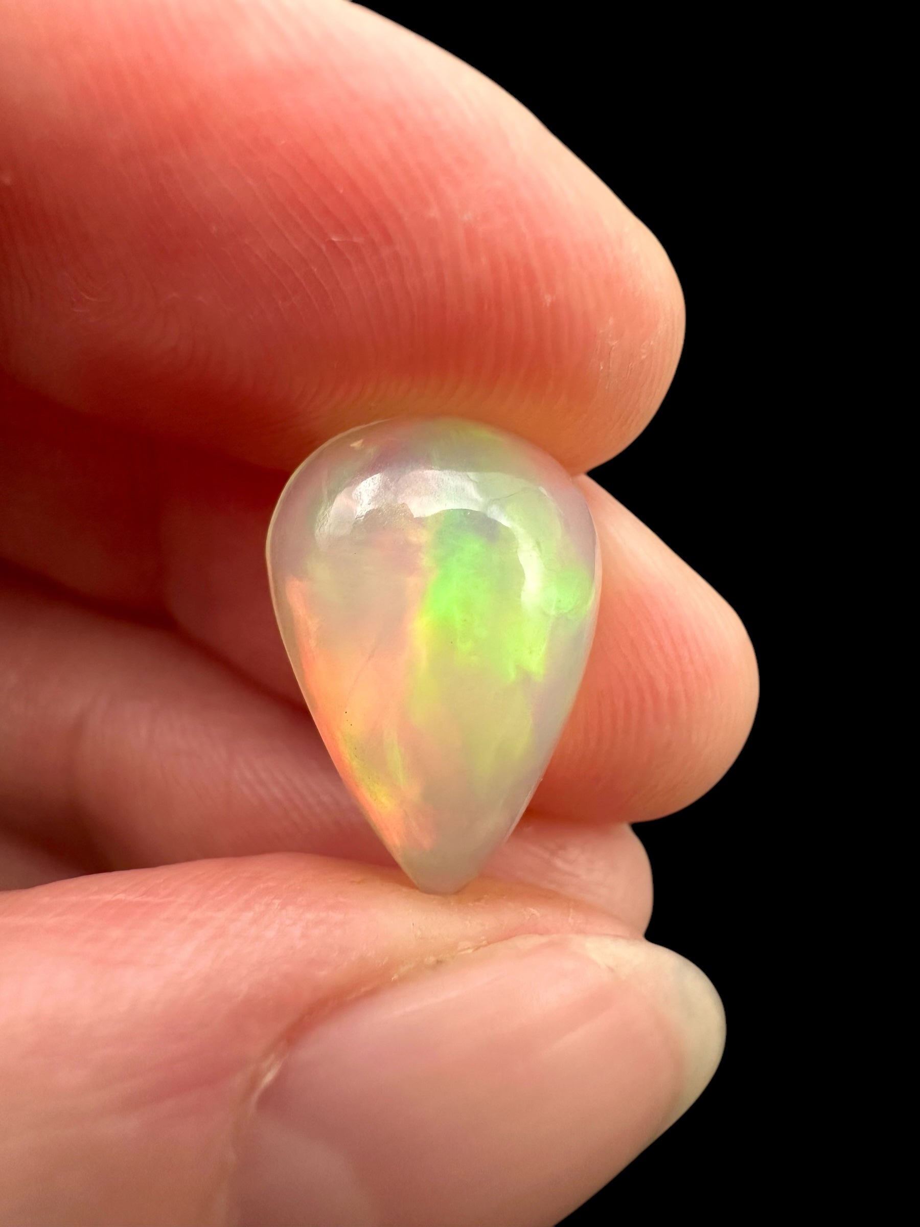 Precious opal cabochon 3,8ct – Welo, Ethiopia - OPK065