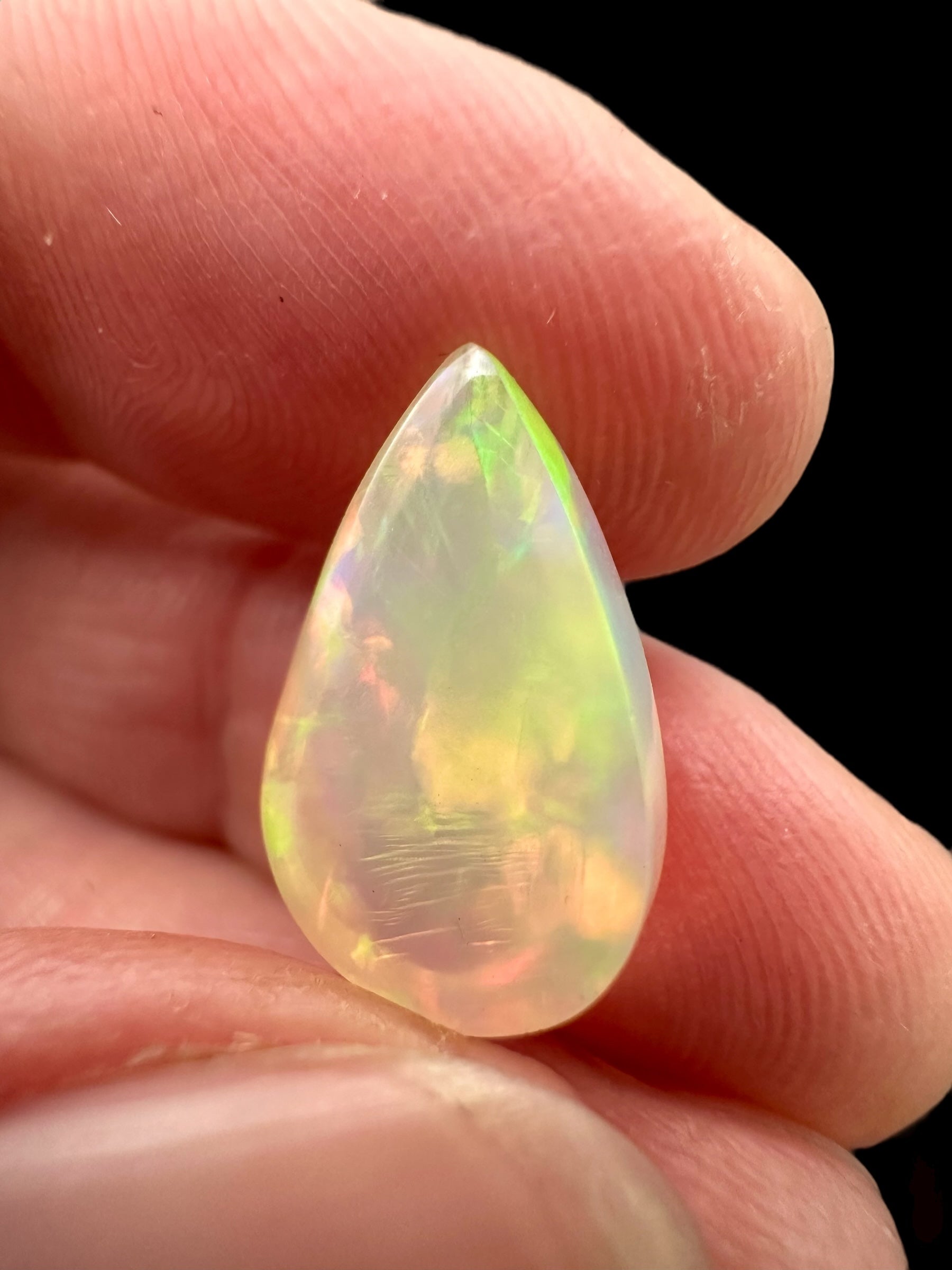 Precious opal cabochon 3,8ct – Welo, Ethiopia - OPK065