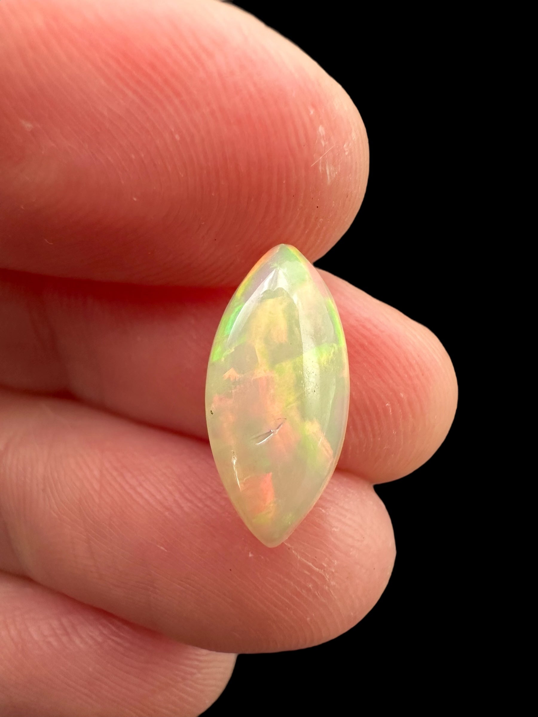 Precious opal cabochon 1,9ct – Welo, Ethiopia - OPK066