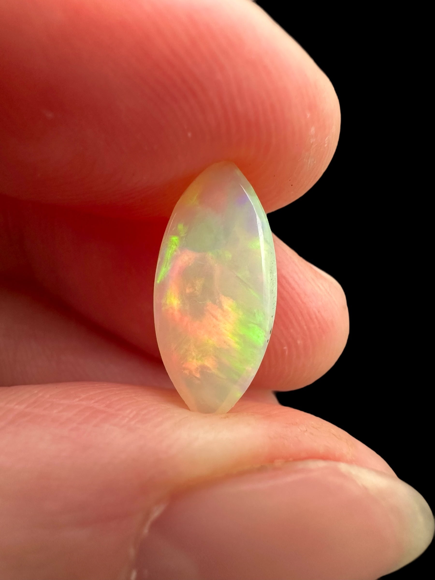 Precious opal cabochon 1,9ct – Welo, Ethiopia - OPK066