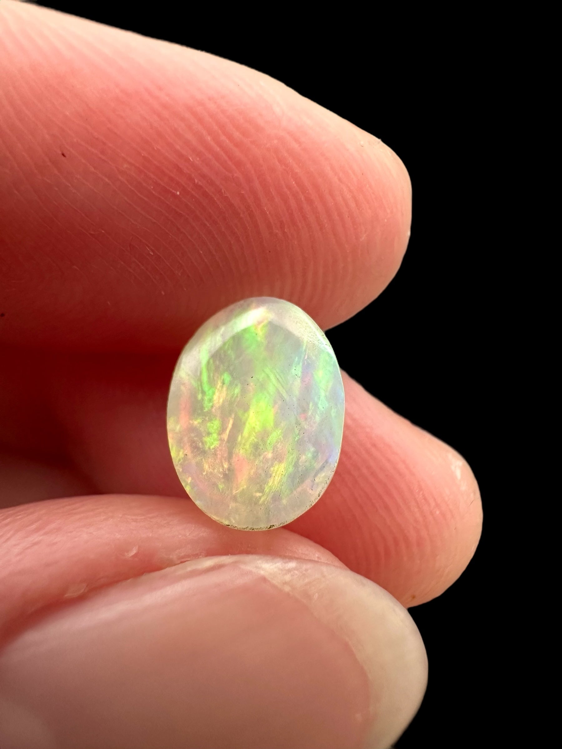 Precious opal cabochon 1,3ct – Welo, Ethiopia - OPK068