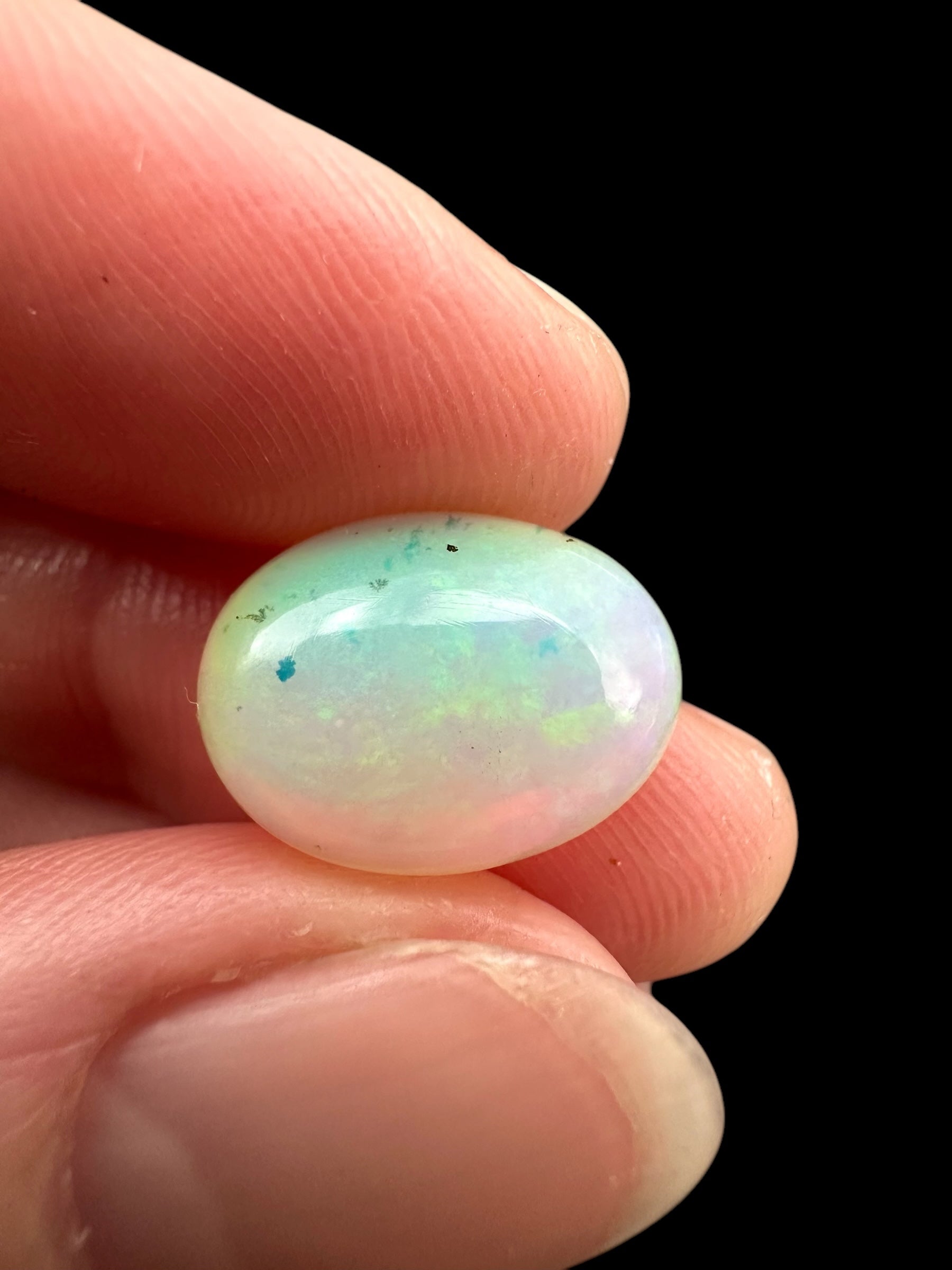 Precious opal cabochon 3,6ct – Welo, Ethiopia - OPK069