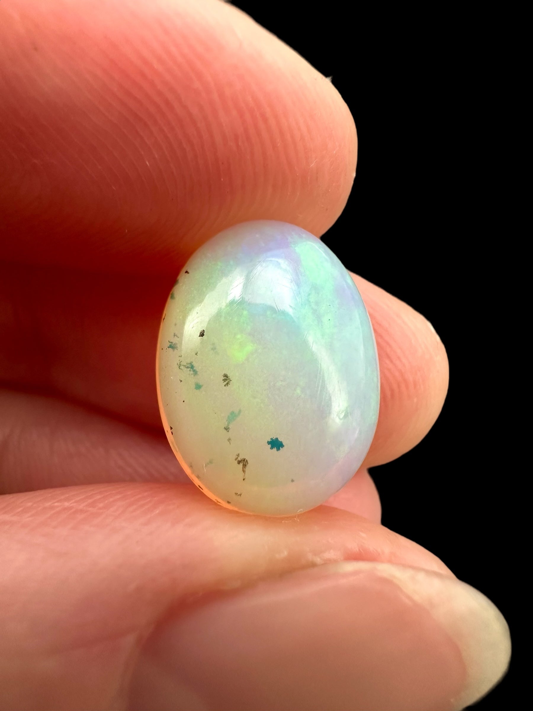 Precious opal cabochon 3,6ct – Welo, Ethiopia - OPK069